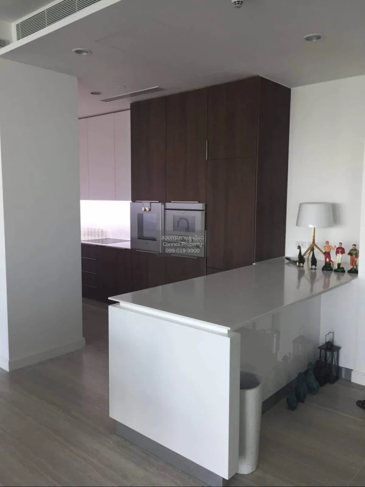 For Rent Condo , 185 Rajadamri , nice view , high floor , corner 