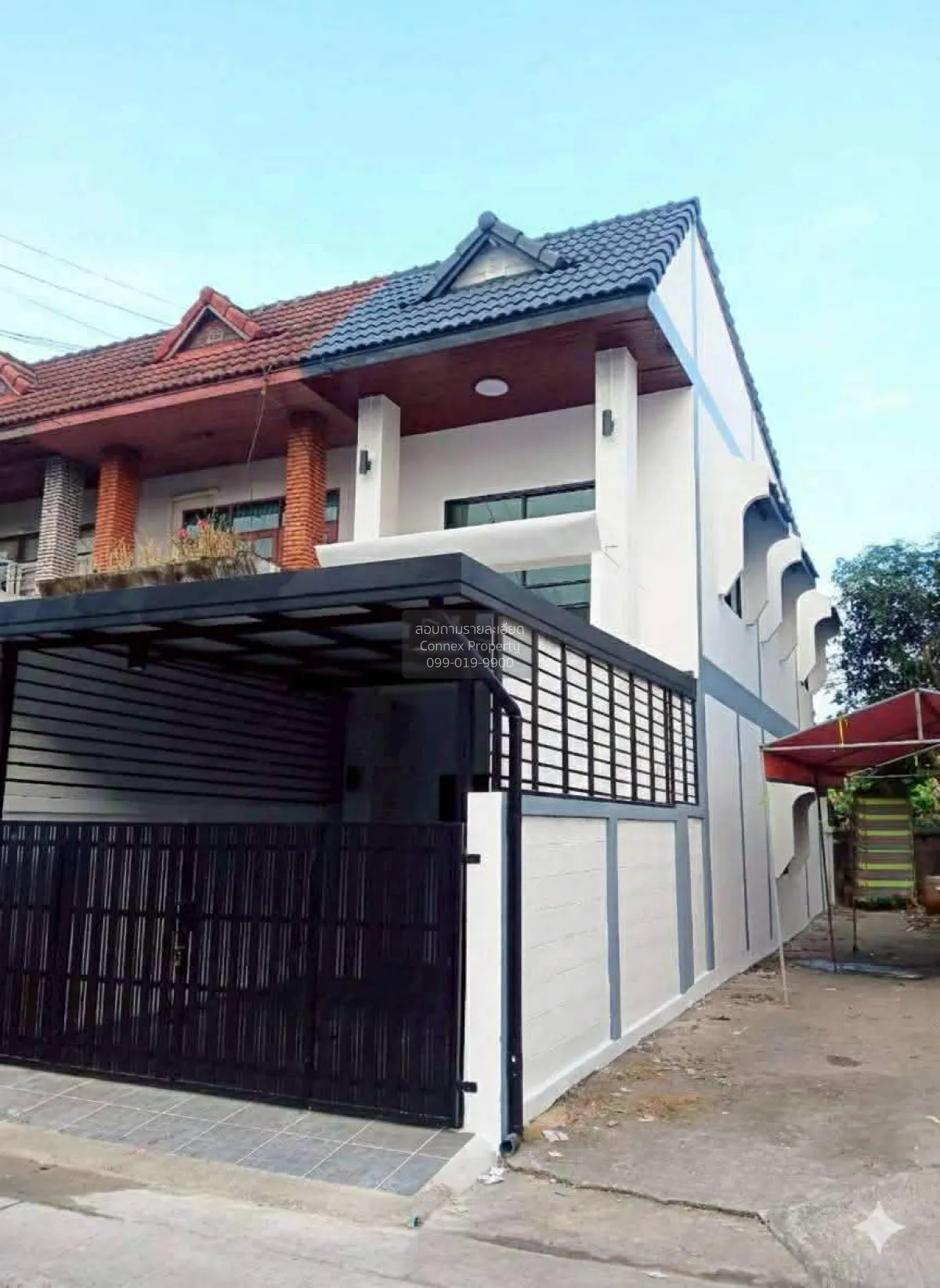 For Sale Townhouse/Townhome  , Nong Khaem Village , corner unit , 1