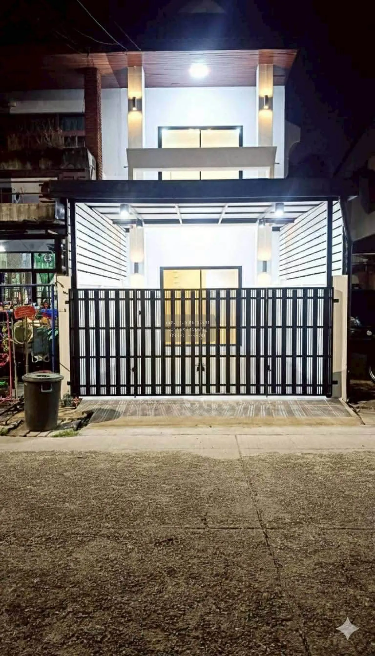 For Sale Townhouse/Townhome  , Nong Khaem Village , corner unit , 3