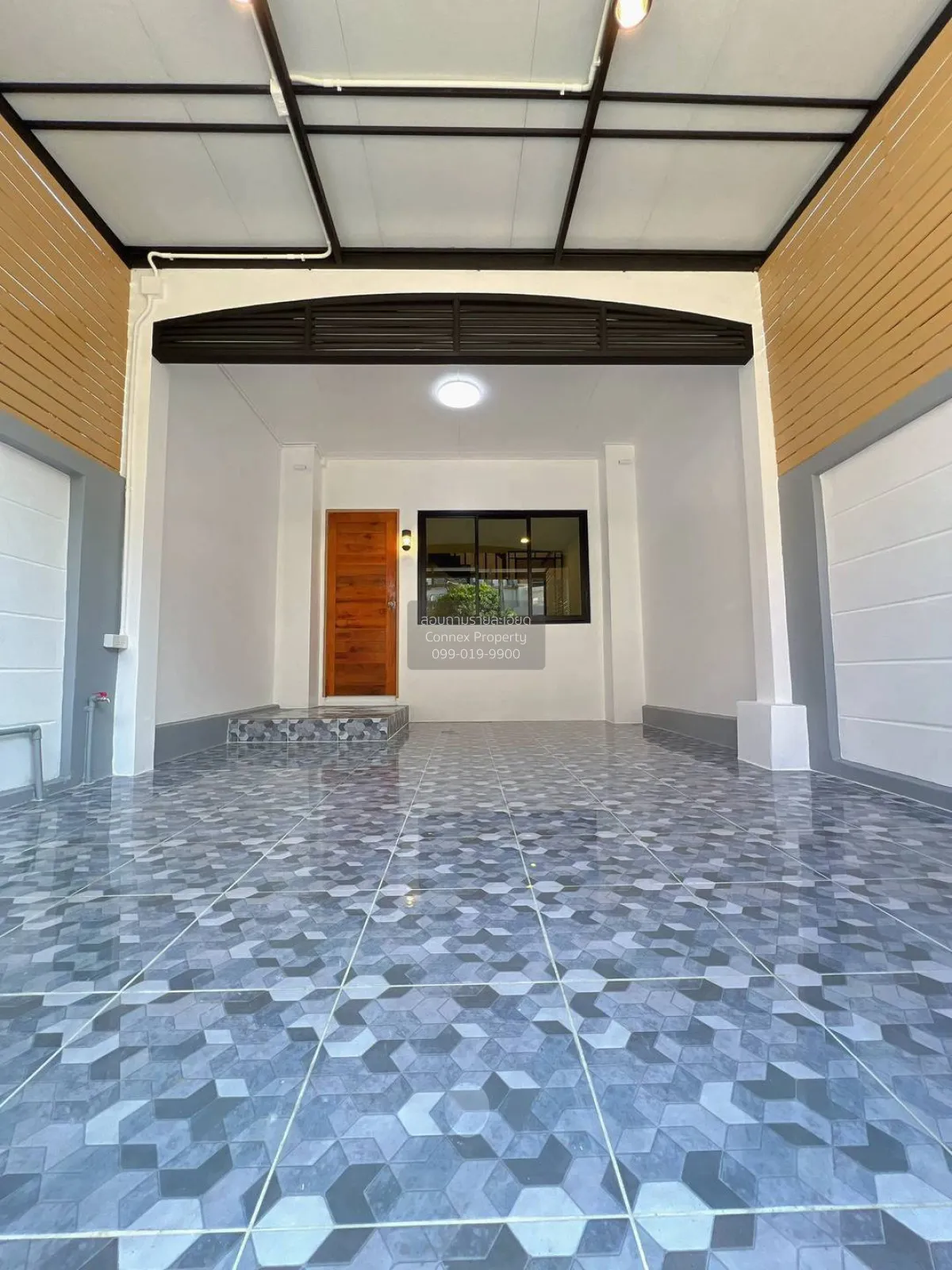 For Sale Townhouse/Townhome  , Busarin , newly renovated , MRT-Ba 2