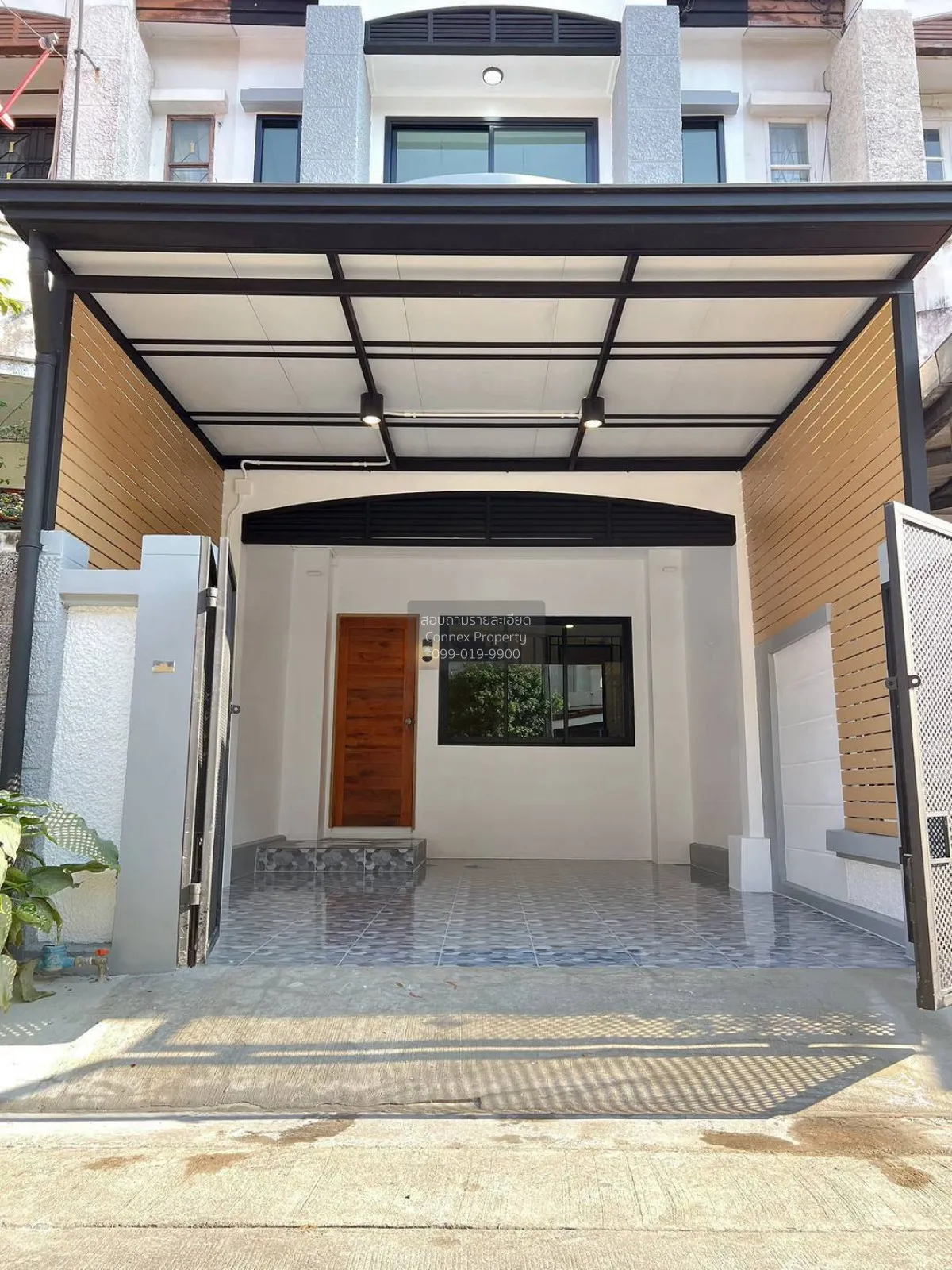 For Sale Townhouse/Townhome  , Busarin , newly renovated , MRT-Ba 3