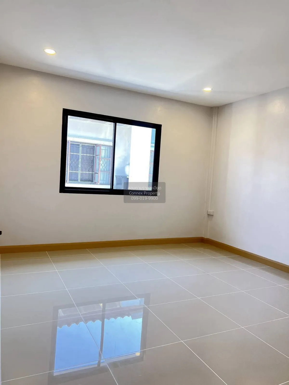 For Sale Townhouse/Townhome  , Busarin , newly renovated , MRT-Ba