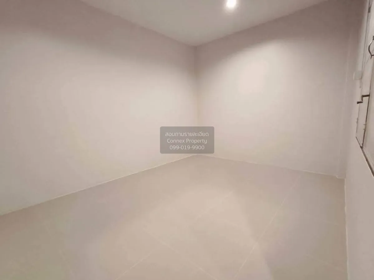 For Sale Townhouse/Townhome  , Phrueksachat 7 , wide frontage , n