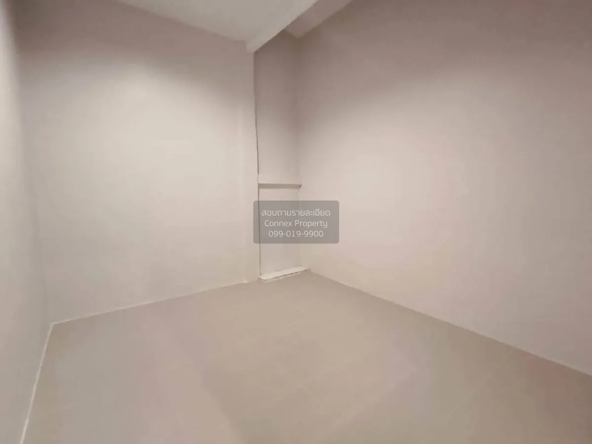 For Sale Townhouse/Townhome  , Phrueksachat 7 , wide frontage , n