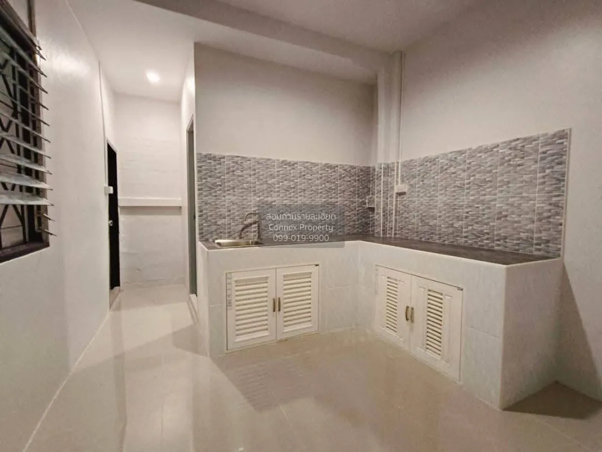 For Sale Townhouse/Townhome  , Phrueksachat 7 , wide frontage , n