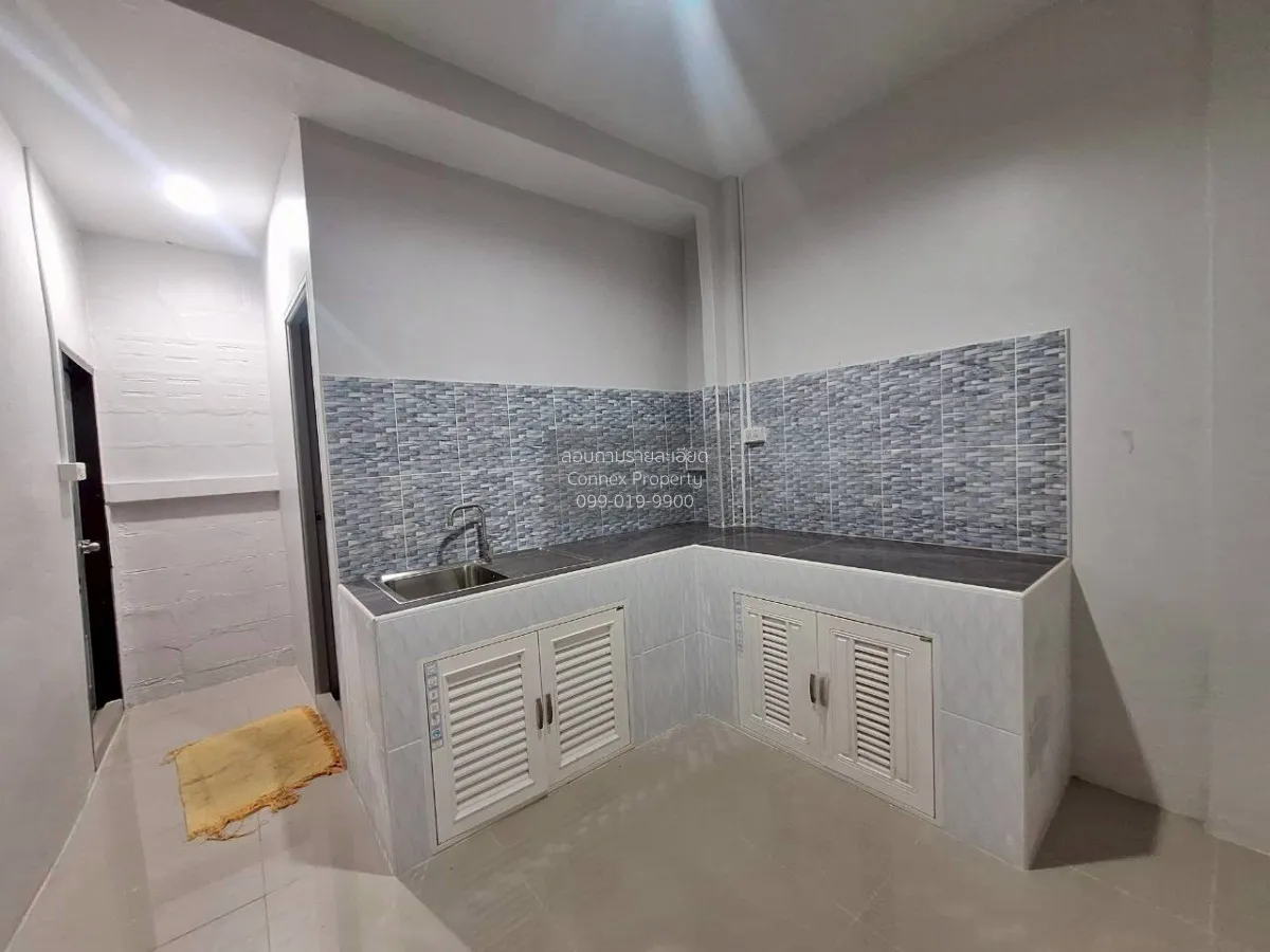 For Sale Townhouse/Townhome  , Phrueksachat 7 , wide frontage , n