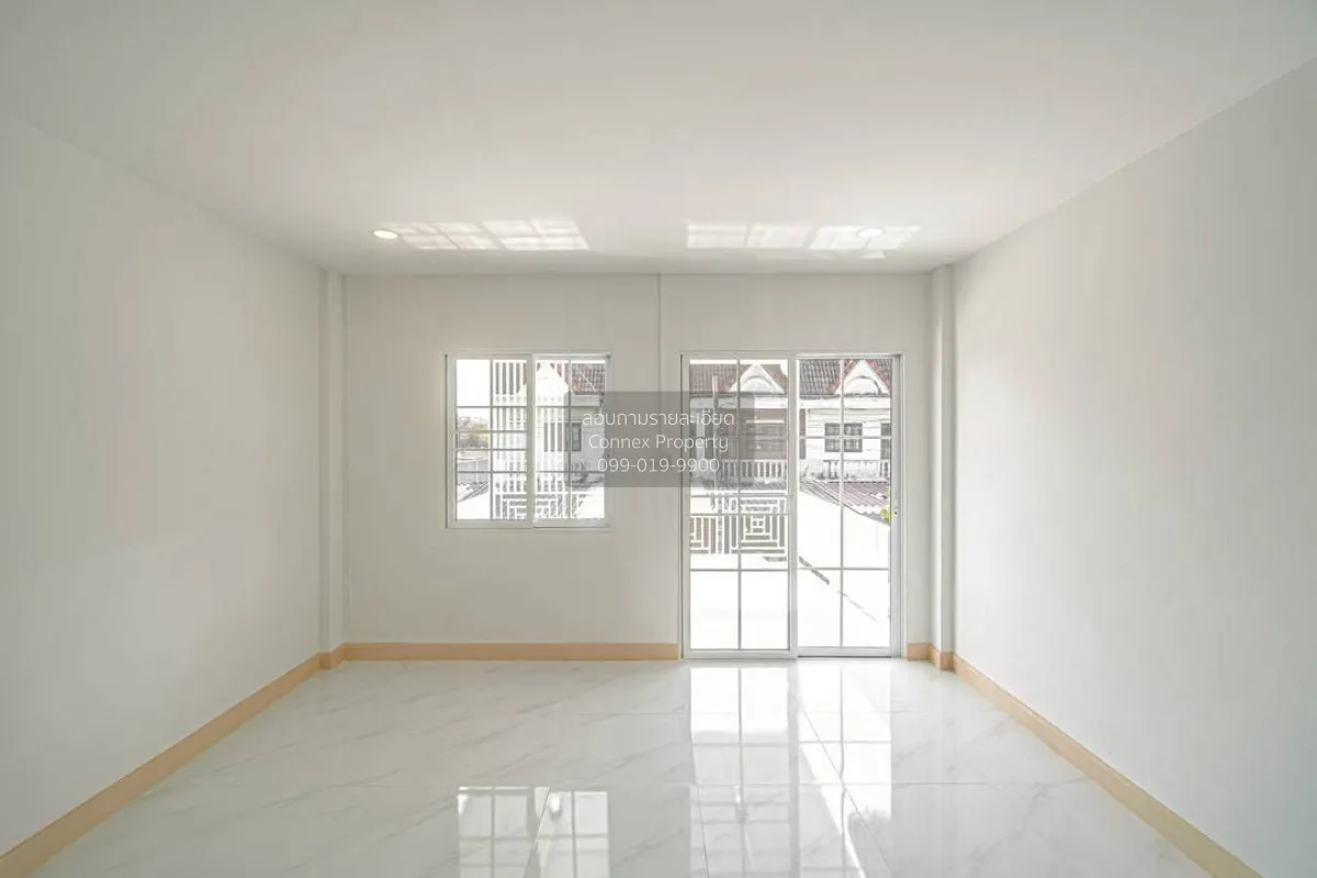 For Sale Townhouse/Townhome  , Pimonrat 2 , newly renovated , Phi