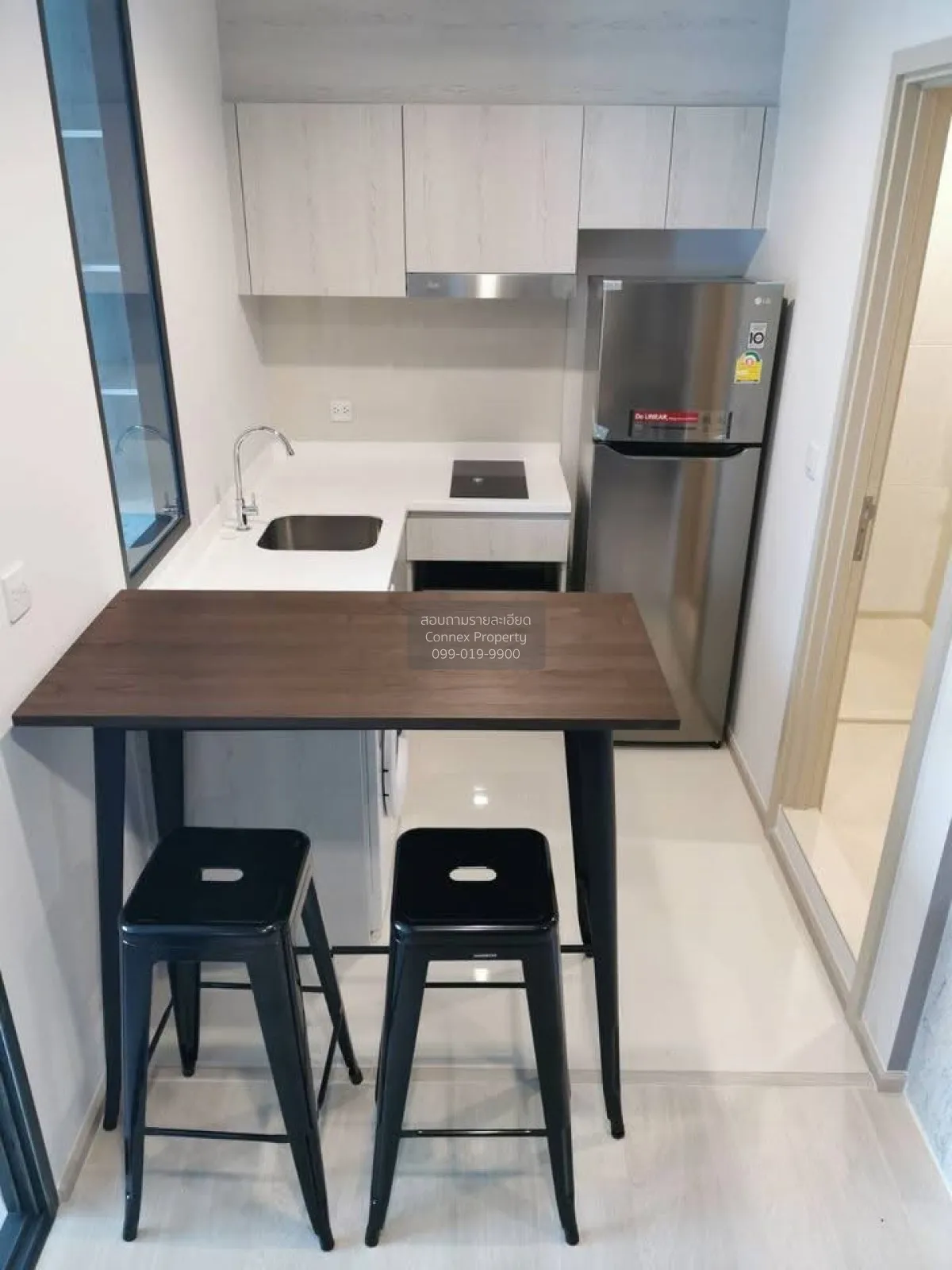 For Rent Condo , Life One Wireless , nice view , high floor , BTS