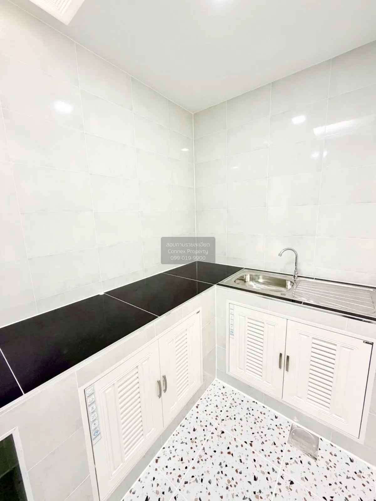 For Sale Townhouse/Townhome  , Baan Air Villa , Khu Khot , Lam Lu