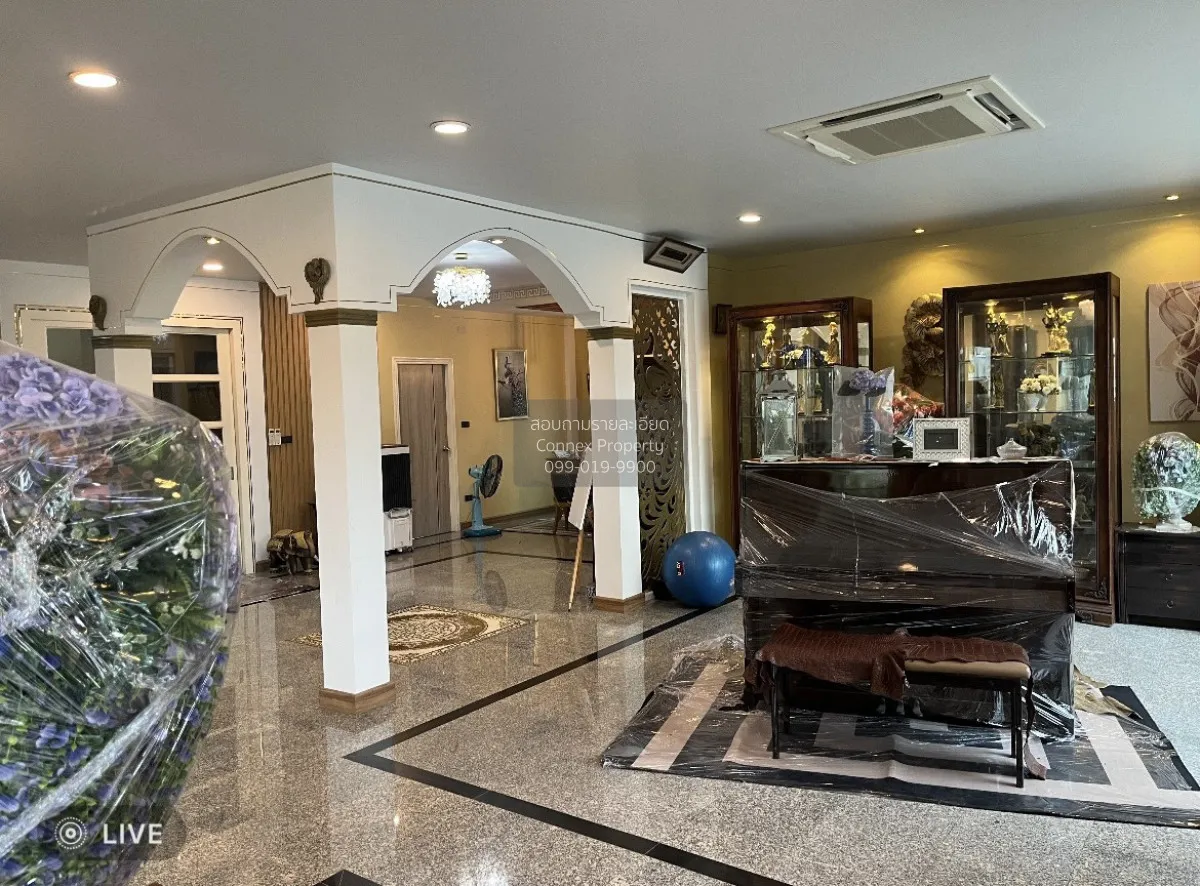 เช่าบ้าน  บ้านลาดพร้าว 1 วิวสวย ห้องมุม หน้ากว้าง รีโนเวทใหม่ MRT