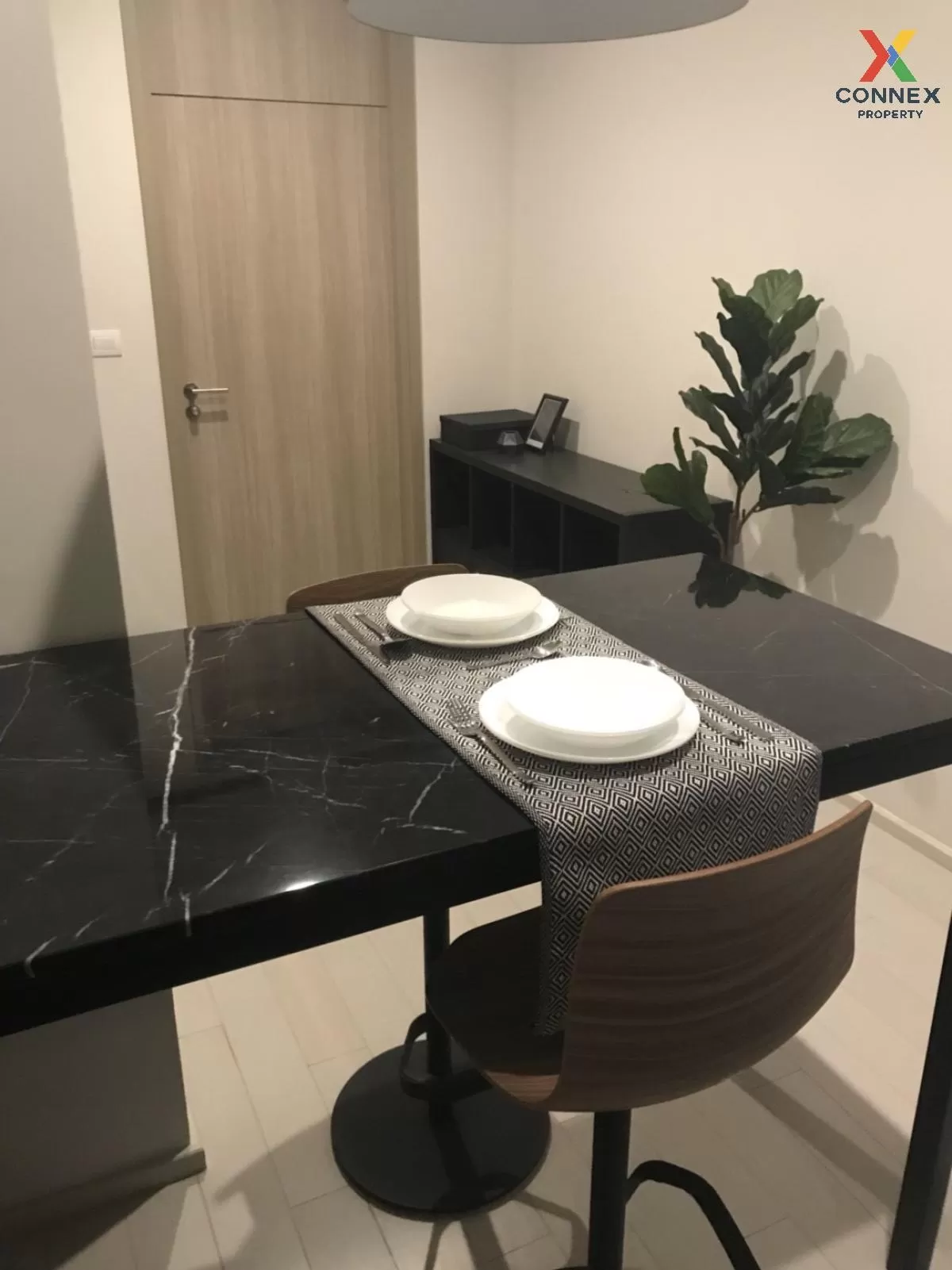 FOR RENT condo , Noble Ploenchit , BTS-Phloen Chit , Lumpini , Pa 4