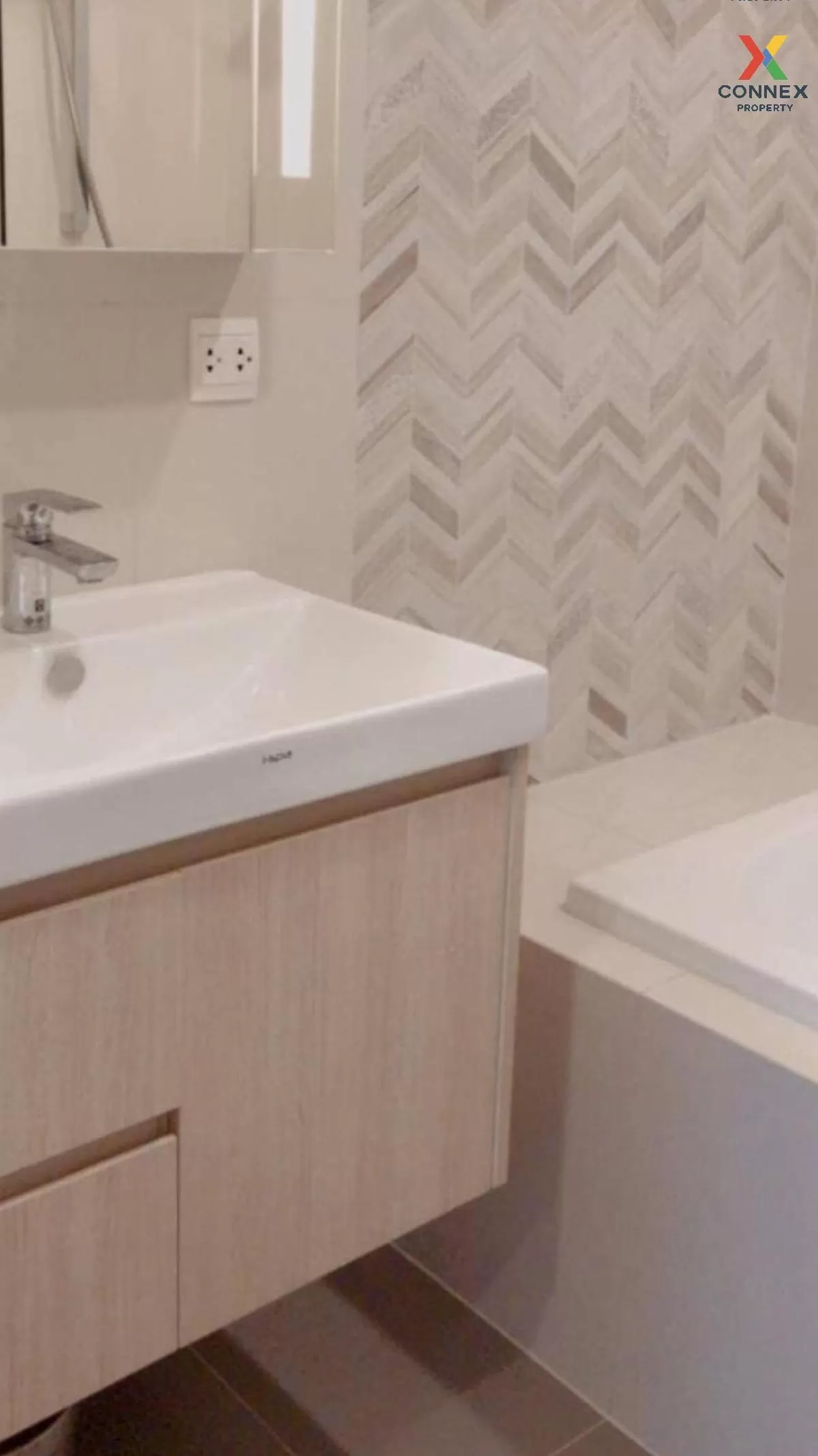 FOR RENT condo , Oka Haus Sukhumvit 36 , BTS-Thong Lo , Khlong Ta