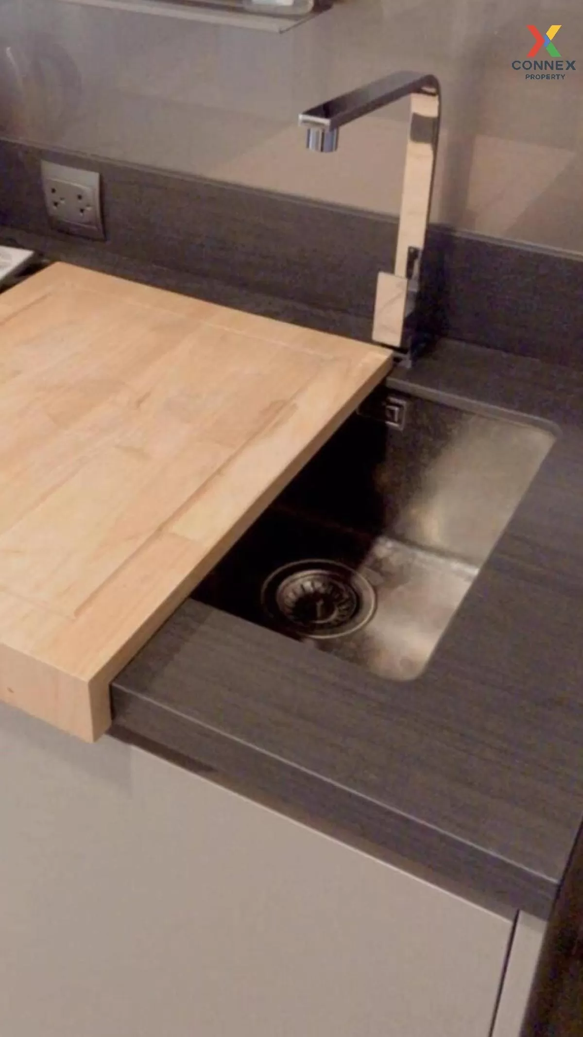 FOR RENT condo , Oka Haus Sukhumvit 36 , BTS-Thong Lo , Khlong Ta 4