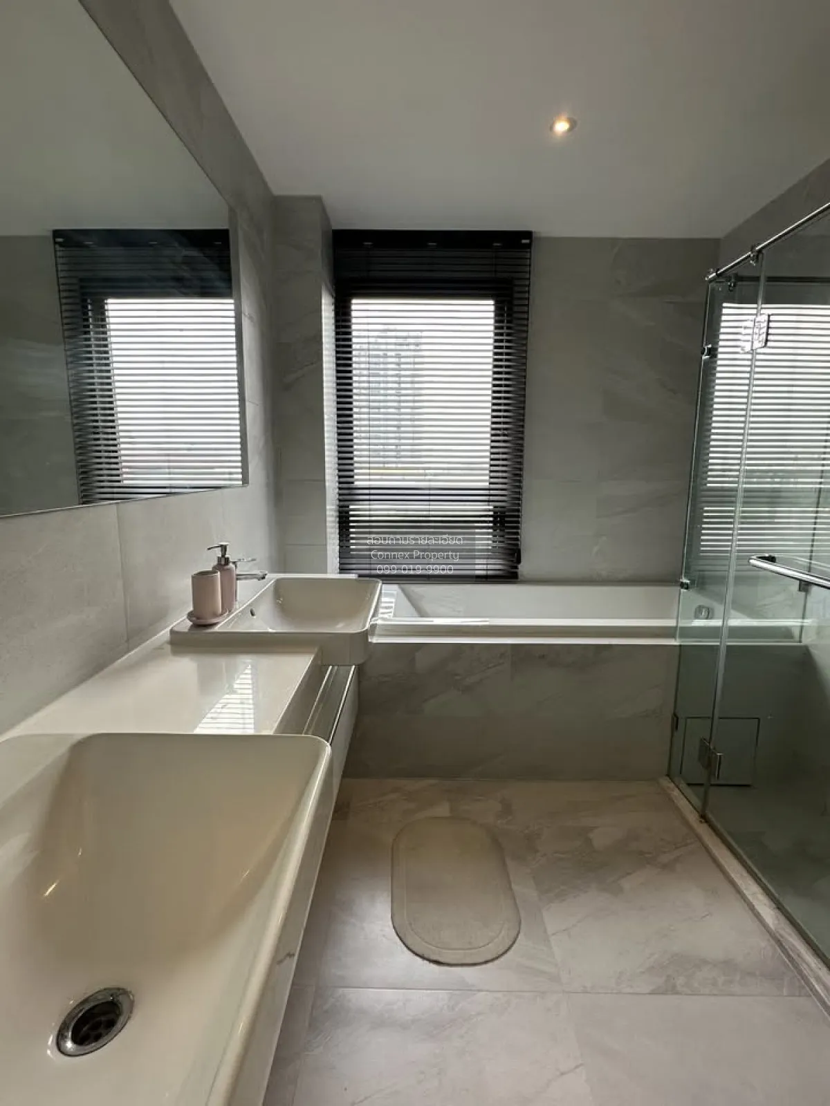 FOR RENT condo , RHYTHM Ekkamai , BTS-Ekkamai , Khlong Tan Nuea ,