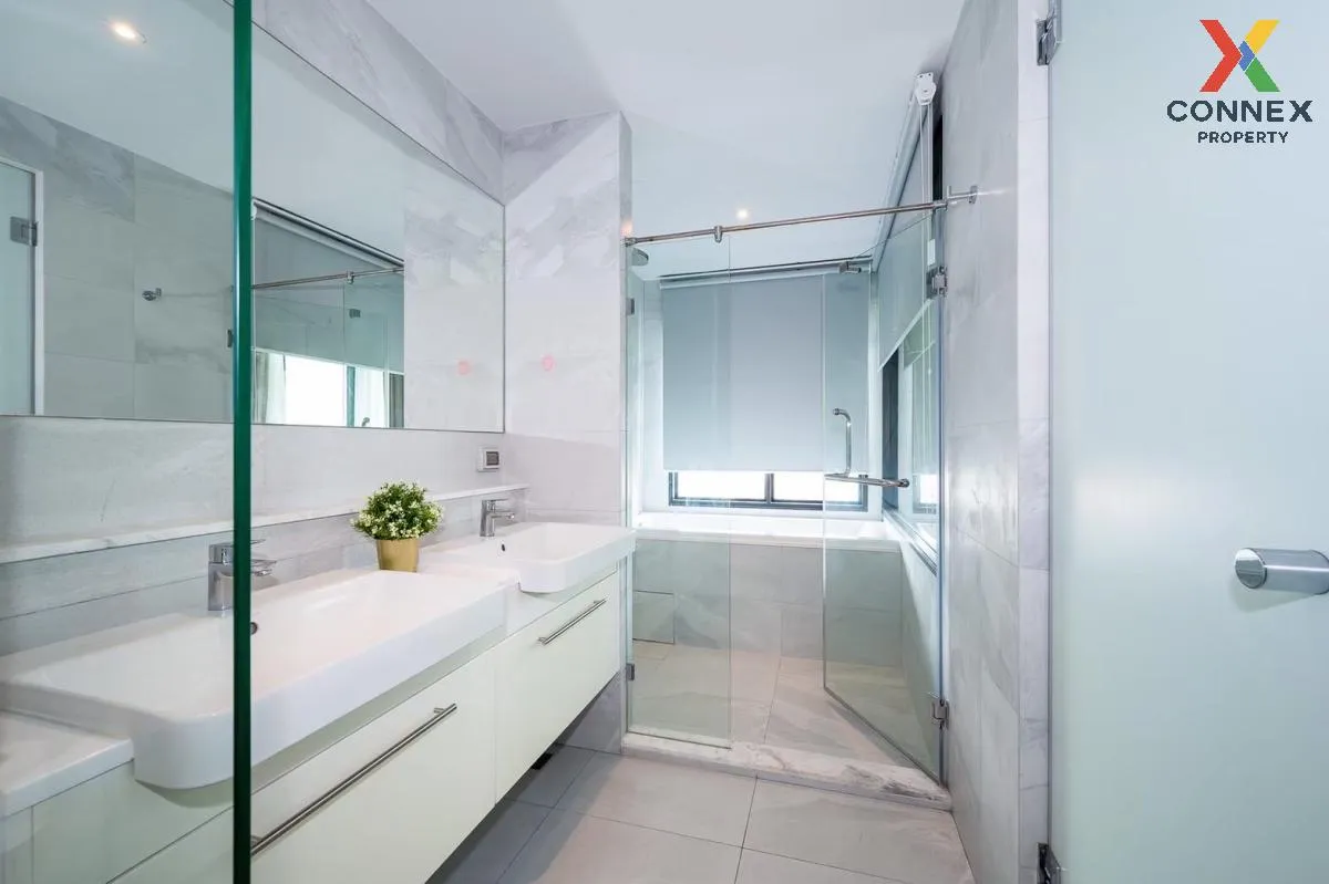 FOR RENT condo , RHYTHM Ekkamai , BTS-Ekkamai , Khlong Tan Nuea ,