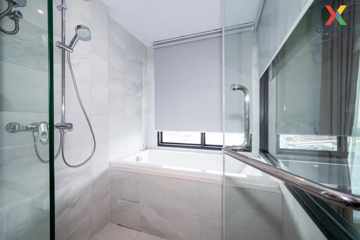 FOR RENT condo , RHYTHM Ekkamai , BTS-Ekkamai , Khlong Tan Nuea ,