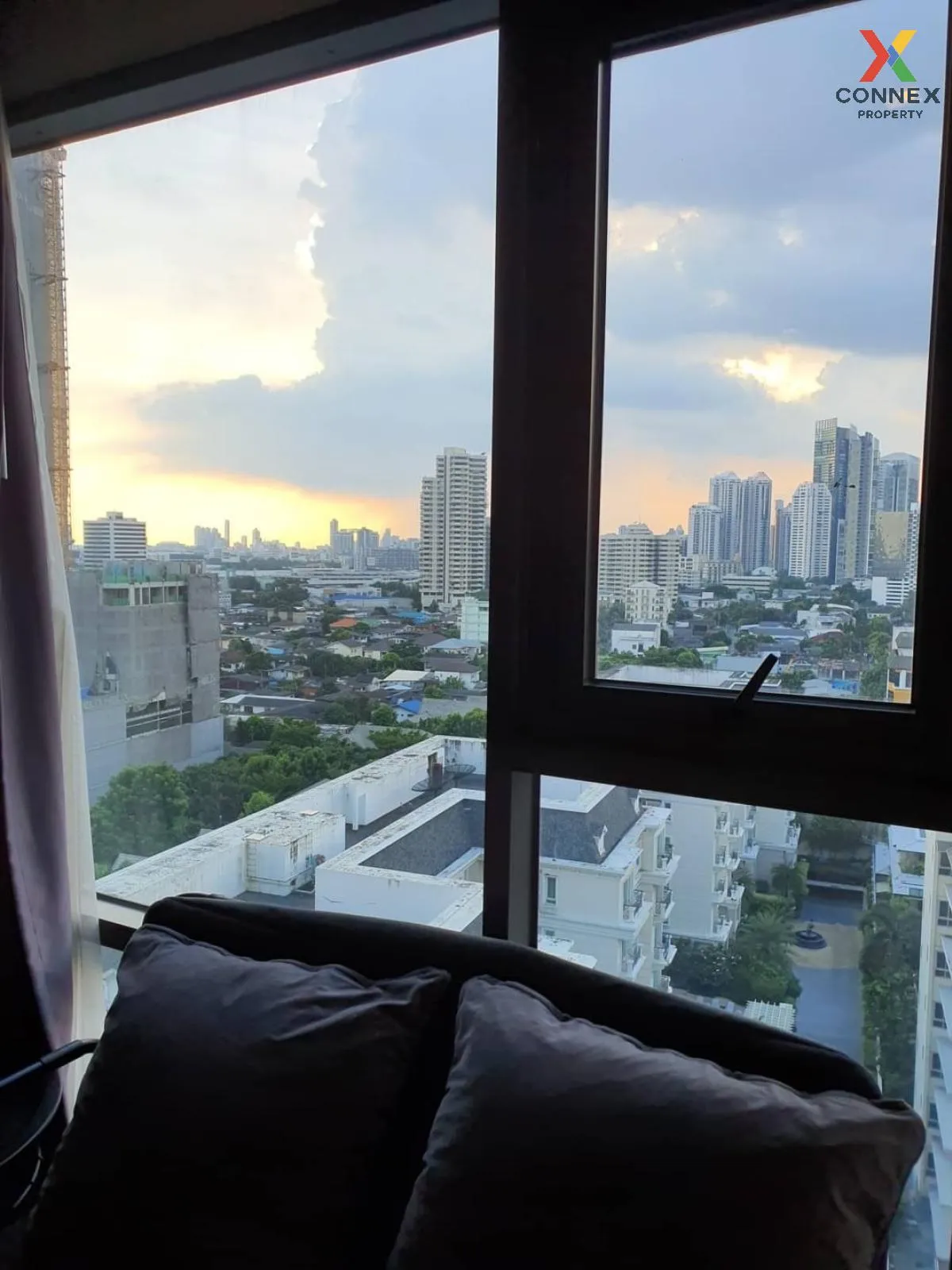 FOR RENT condo , Rhythm Sukhumvit 36-38 , BTS-Thong Lo , Phra Kha