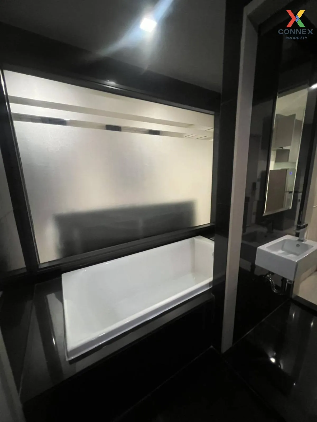 FOR RENT condo , Rhythm Sukhumvit 36-38 , BTS-Thong Lo , Phra Kha