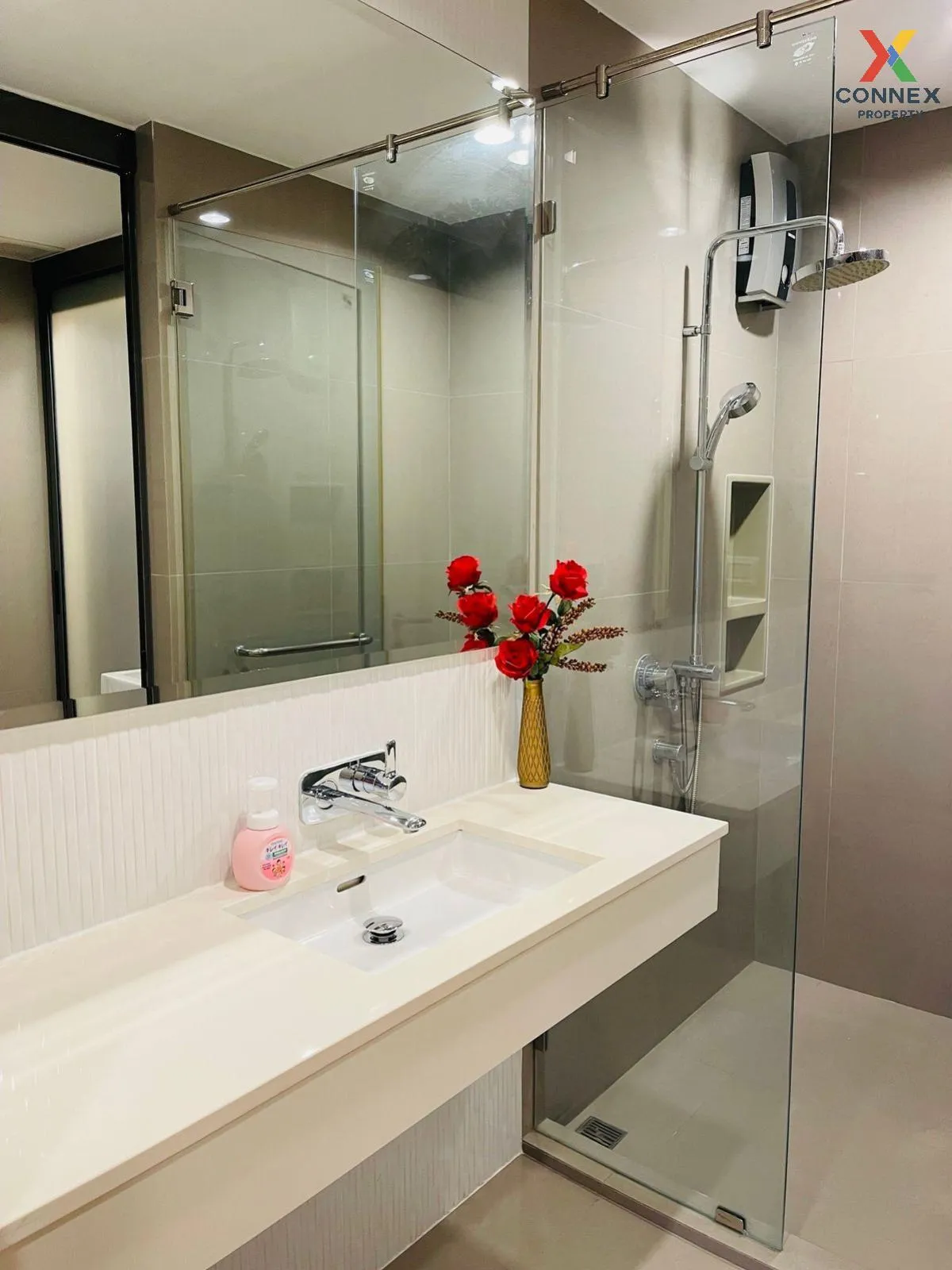 FOR RENT condo , RHYTHM Sukhumvit 42 , BTS-Ekkamai , Phra Khanong