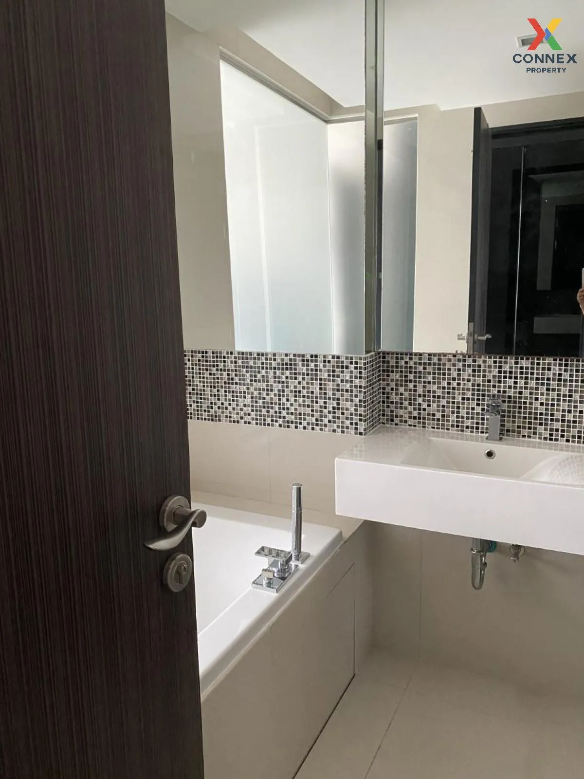 FOR RENT condo , RHYTHM Sukhumvit 44/1 , BTS-Phra Khanong , Phra  FOR RENT condo , RHYTHM Sukhumvit 44/1 , BTS-Phra Khanong , Phra