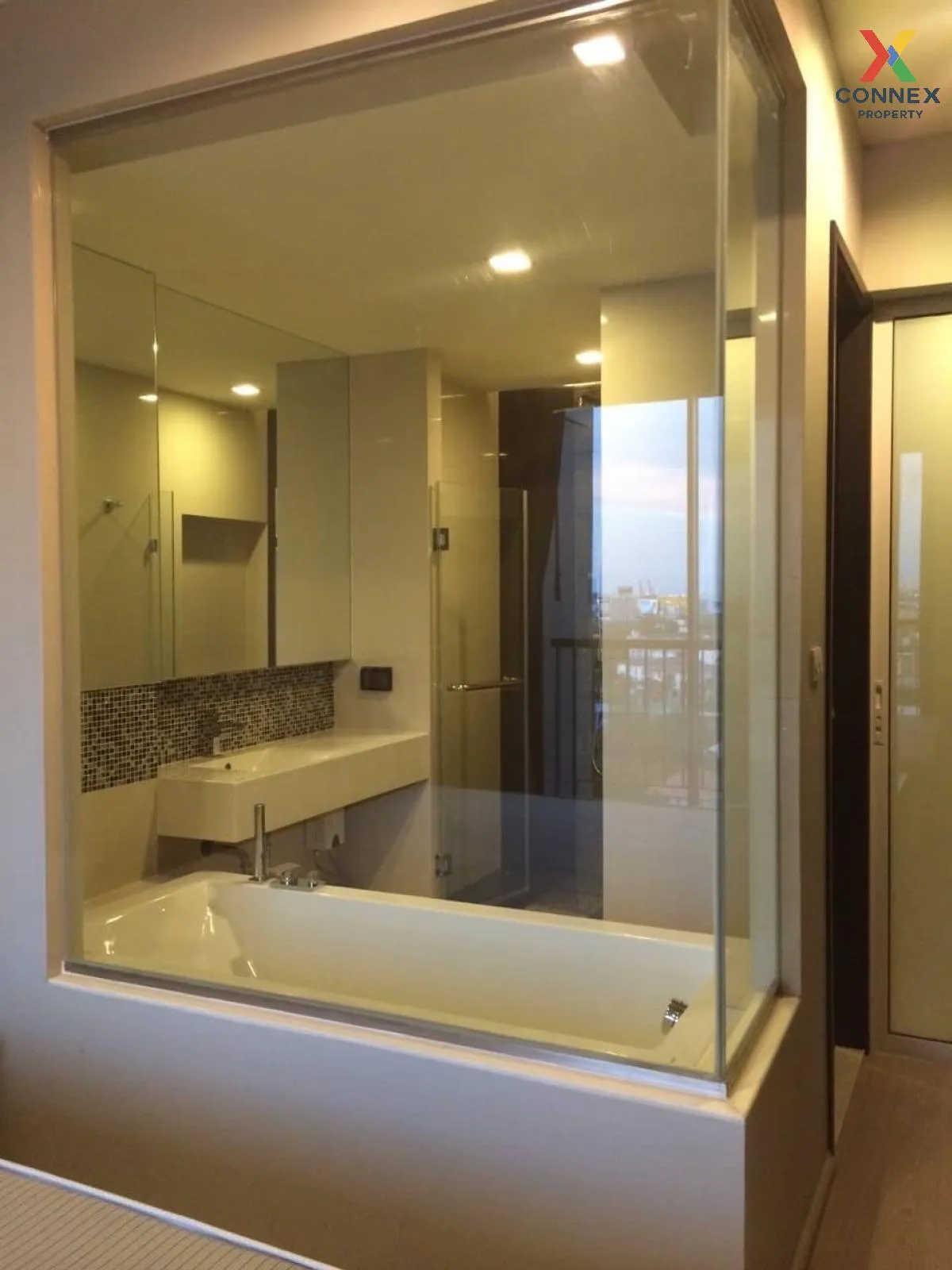 FOR RENT condo , RHYTHM Sukhumvit 44/1 , BTS-Phra Khanong , Phra 