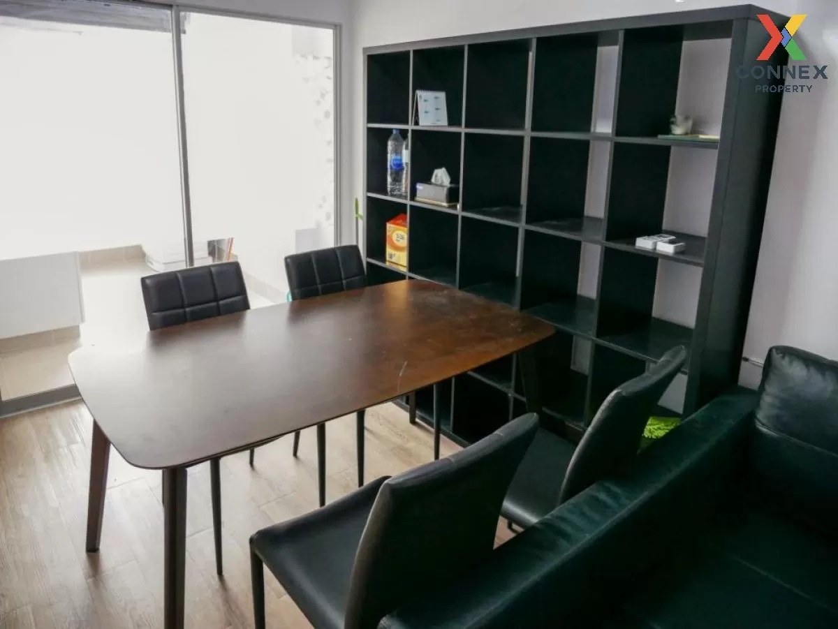 FOR SALE condo , Supalai Park Ekamai - Thonglor , high floor , BT FOR SALE condo , Supalai Park Ekamai - Thonglor , high floor , BT