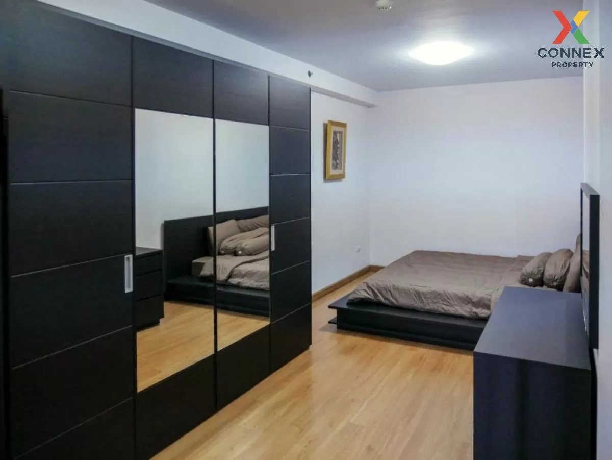 FOR SALE condo , Supalai Park Ekamai - Thonglor , high floor , BT FOR SALE condo , Supalai Park Ekamai - Thonglor , high floor , BT