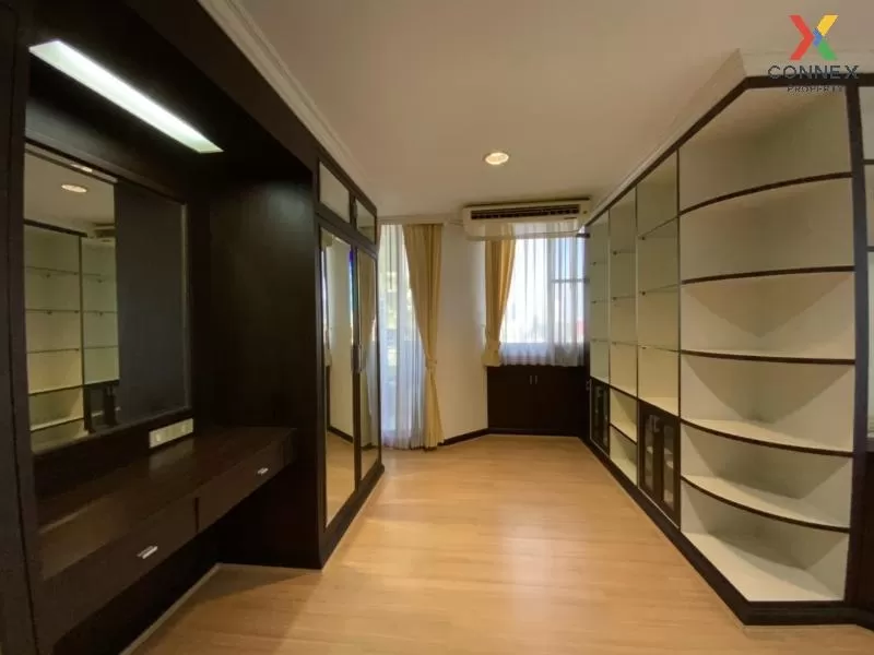 FOR RENT condo , Supalai Place Sukhumvit 39 , BTS-Phrom Phong , K