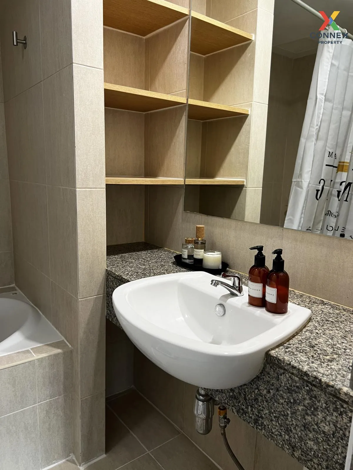 เช่าคอนโด  เดอะ โคลเวอร์ ทองหล่อ BTS-ทองหล่อ คลองตันเหนือ เขต วัฒ