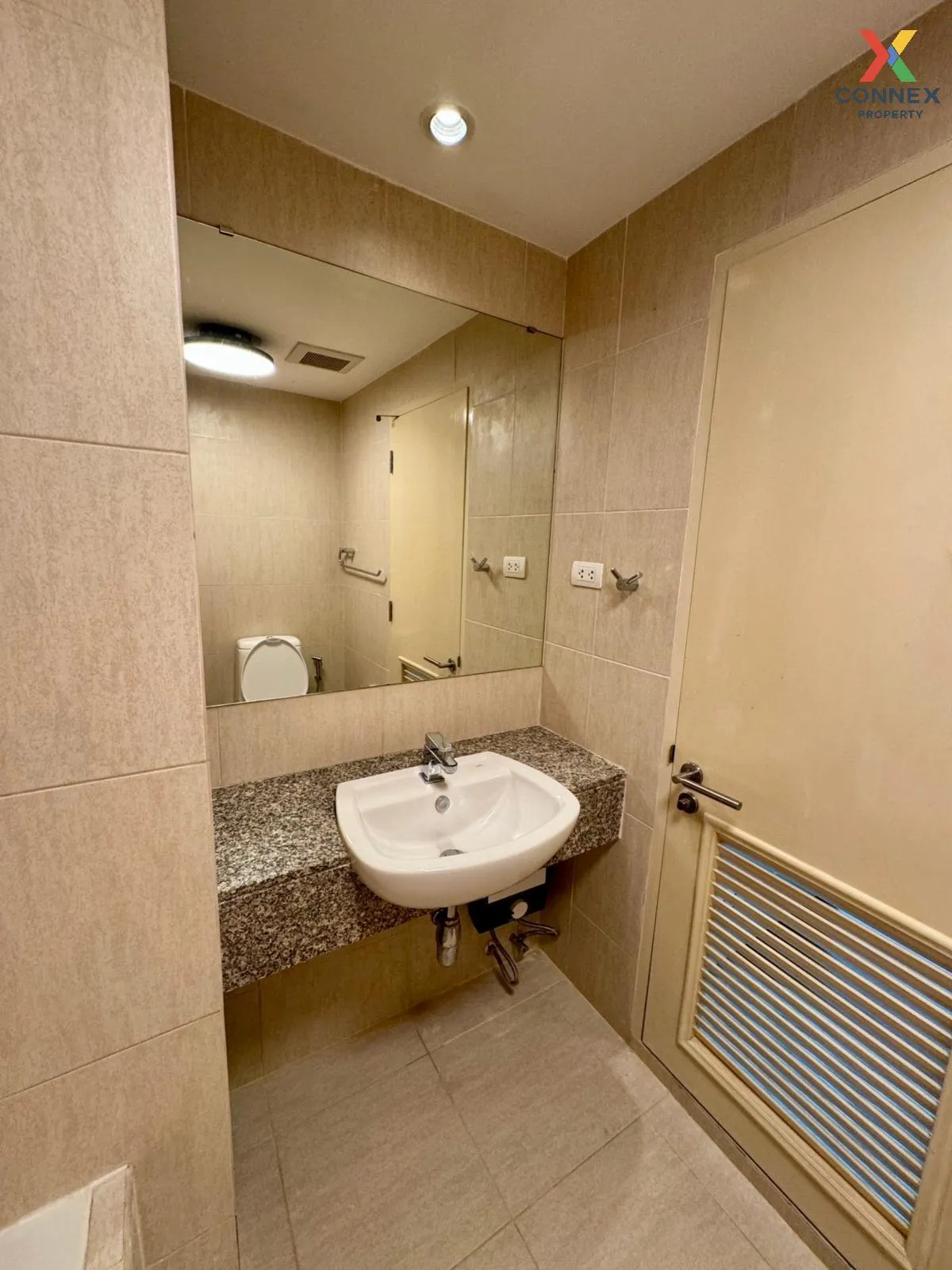 เช่าคอนโด  เดอะ โคลเวอร์ ทองหล่อ BTS-ทองหล่อ คลองตันเหนือ เขต วัฒ