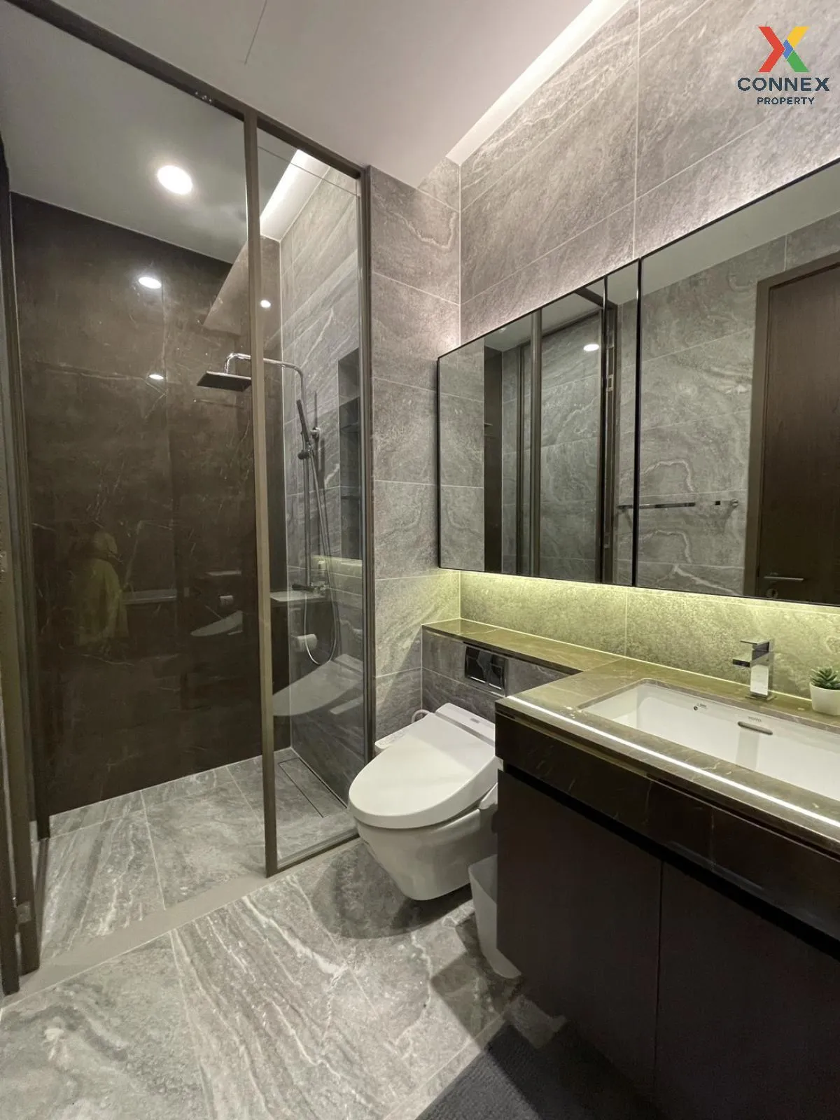 FOR RENT condo , The Esse Sukhumvit 36 , BTS-Thong Lo , Phra Khan