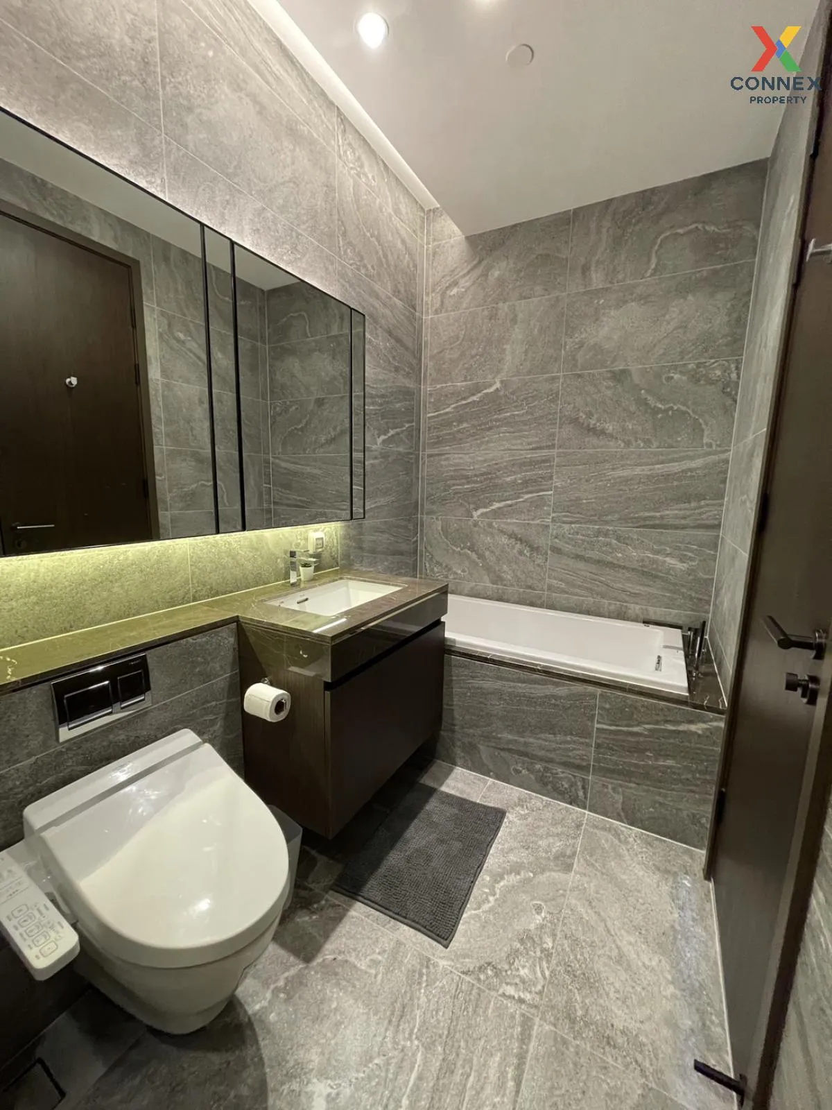 FOR RENT condo , The Esse Sukhumvit 36 , BTS-Thong Lo , Phra Khan