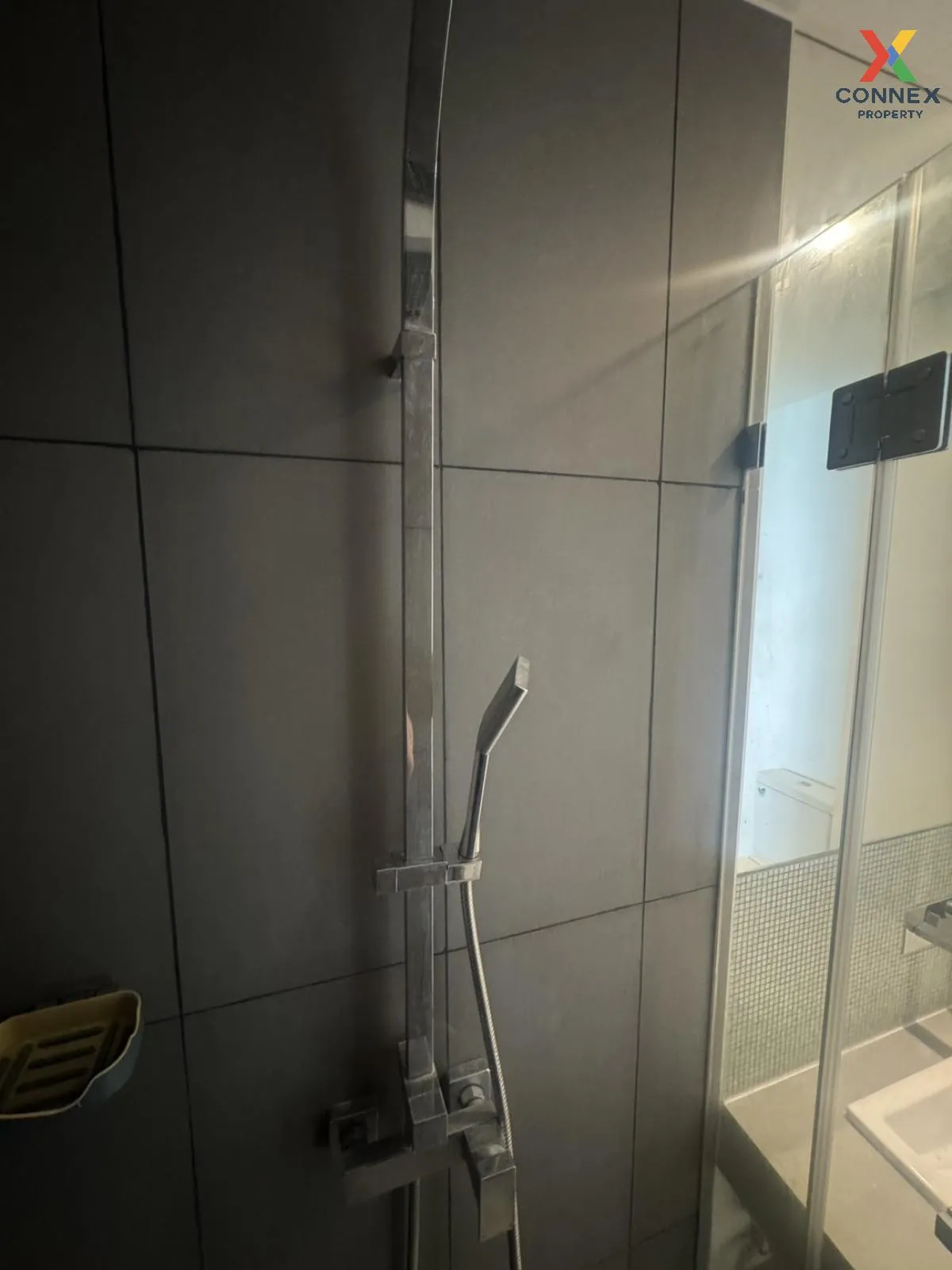 FOR RENT condo , The Lofts Ekkamai , BTS-Ekkamai , Phra Khanong N FOR RENT condo , The Lofts Ekkamai , BTS-Ekkamai , Phra Khanong N