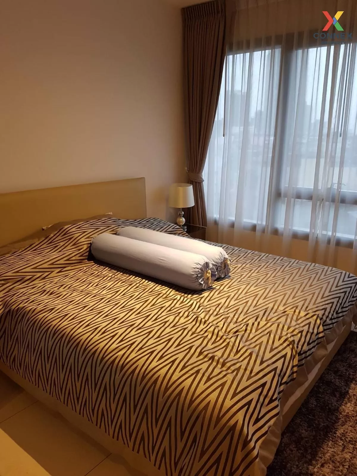 FOR RENT condo , The Lofts Ekkamai , BTS-Ekkamai , Phra Khanong N