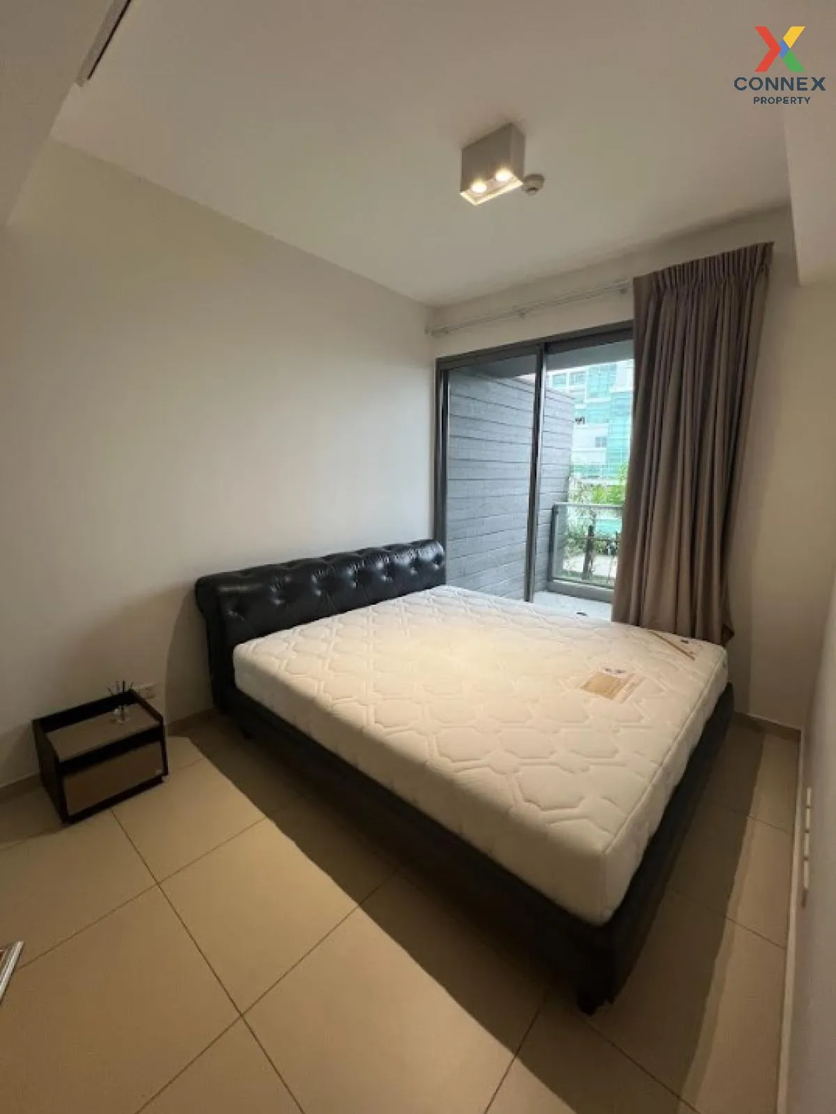 FOR RENT condo , The Lofts Ekkamai , BTS-Ekkamai , Phra Khanong N
