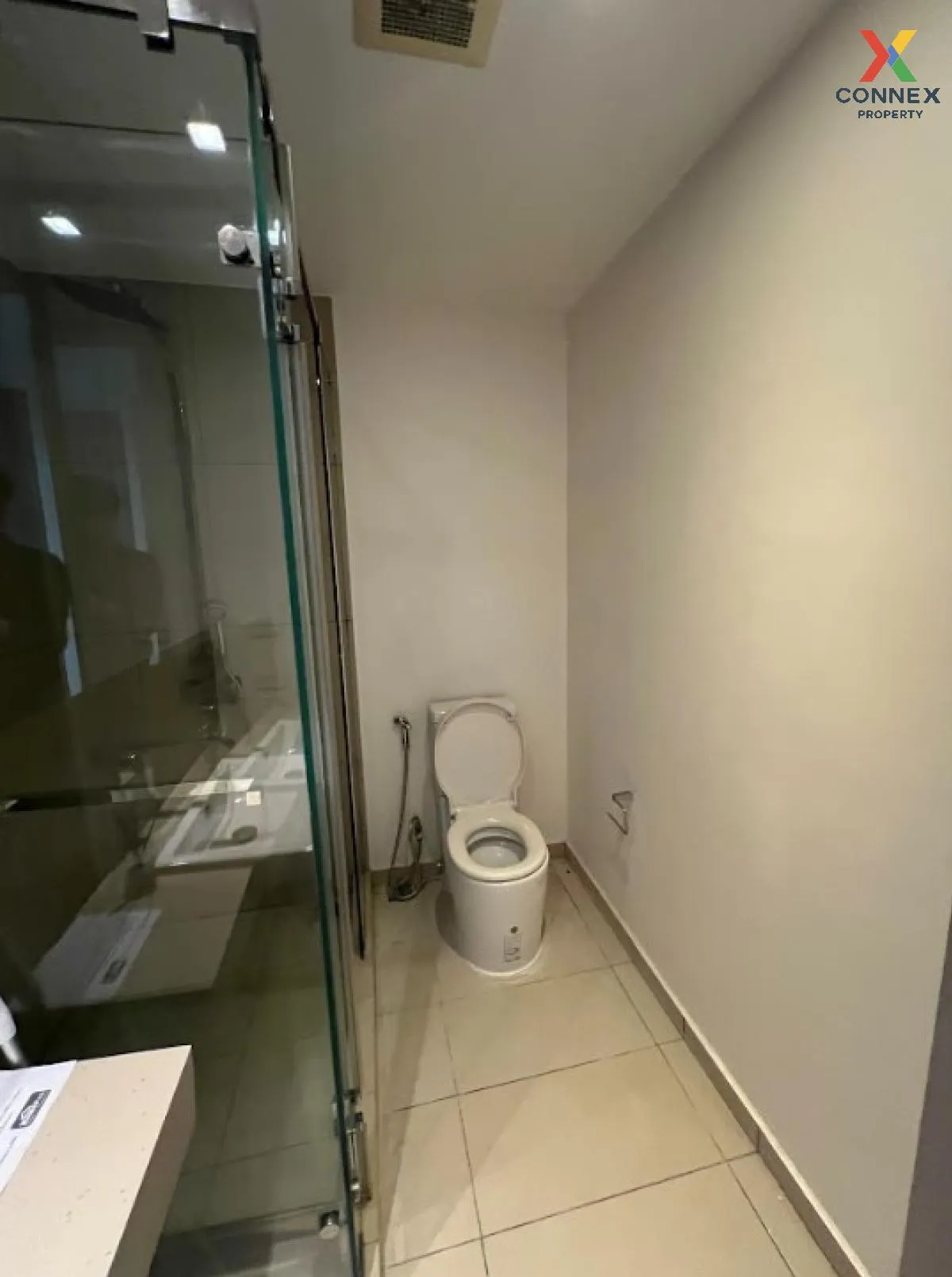 FOR RENT condo , The Lofts Ekkamai , BTS-Ekkamai , Phra Khanong N