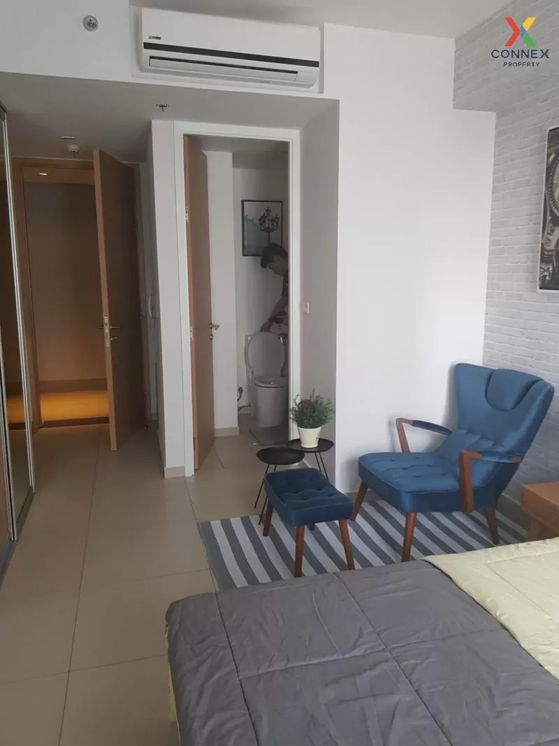 FOR RENT condo , The Lofts Ekkamai , BTS-Ekkamai , Phra Khanong N
