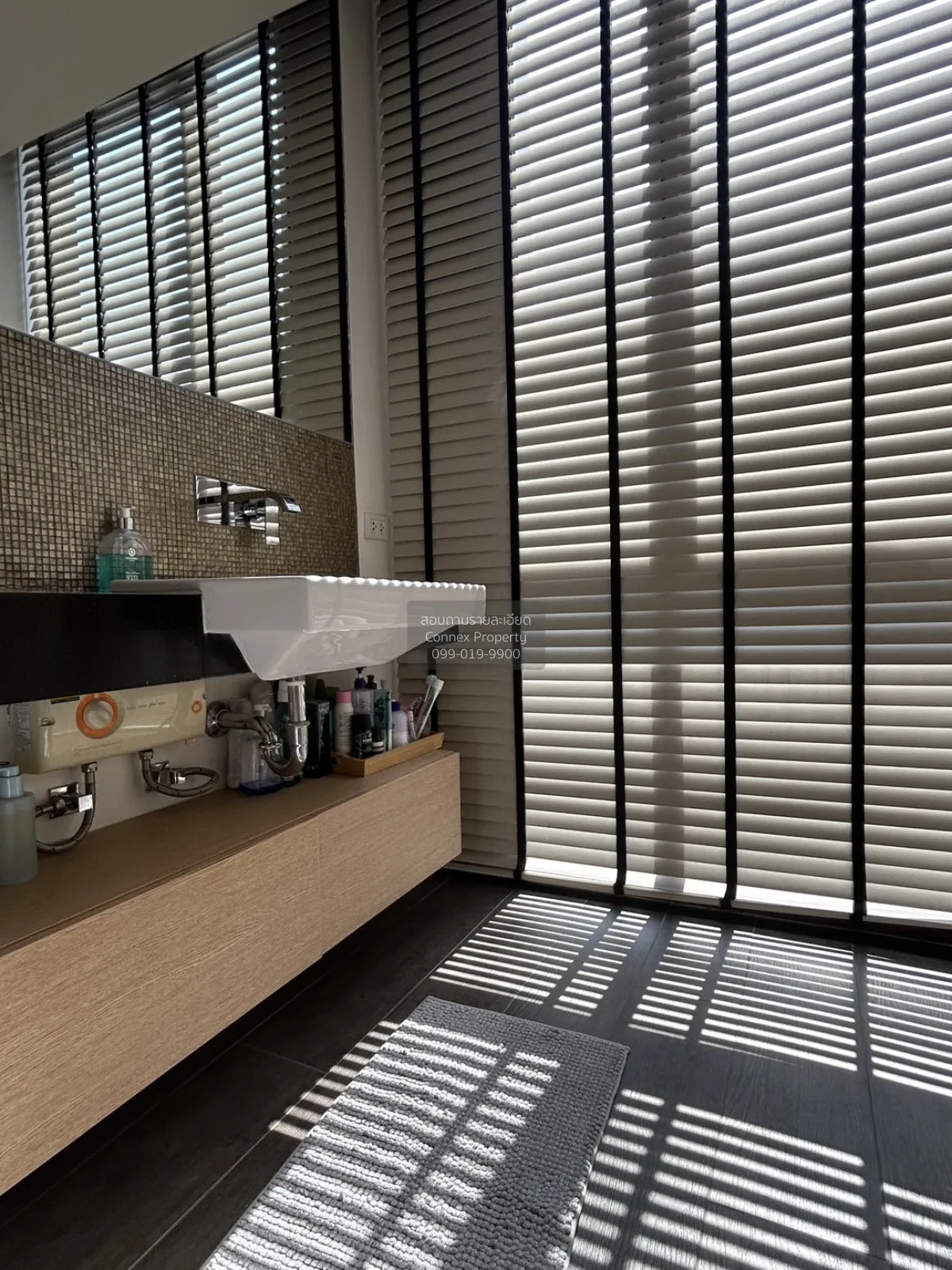 FOR RENT condo , The Lofts Ekkamai , BTS-Ekkamai , Phra Khanong N