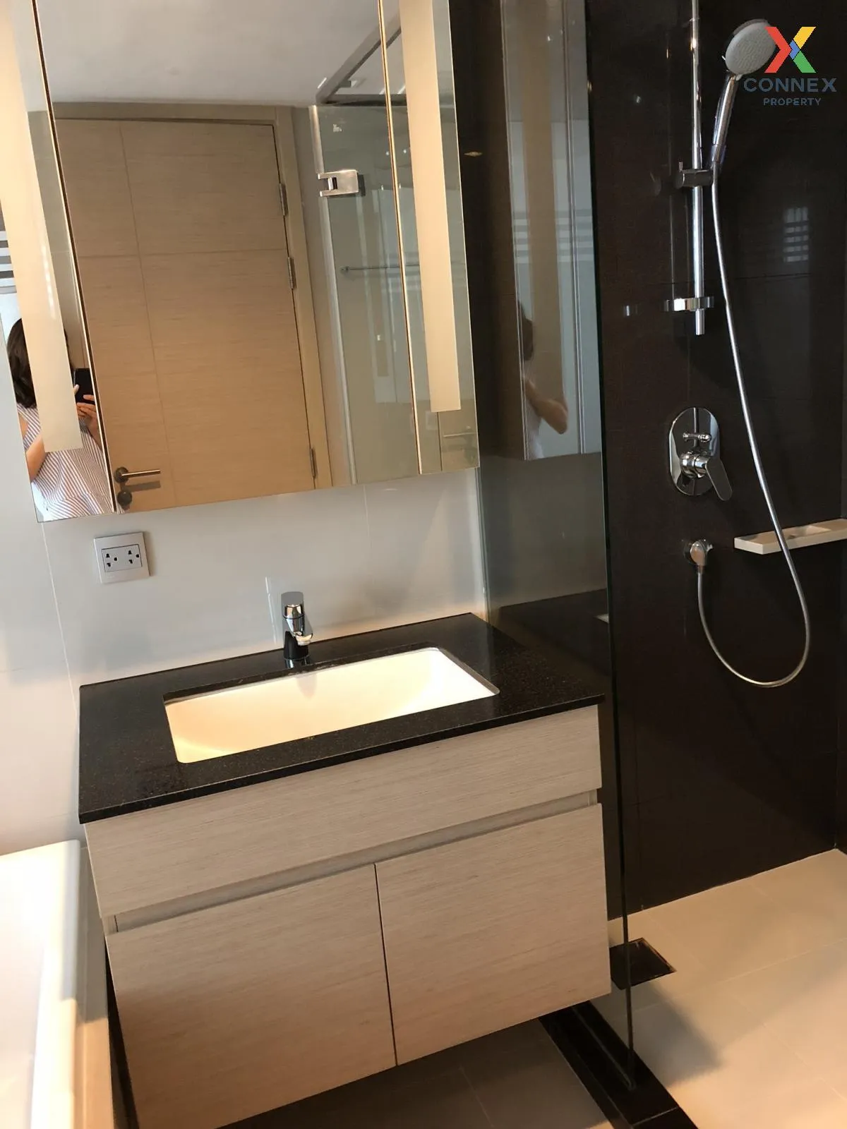 เช่าคอนโด  เวีย โบทานี BTS-พร้อมพงษ์ คลองเตยเหนือ เขต วัฒนา กรุงเ