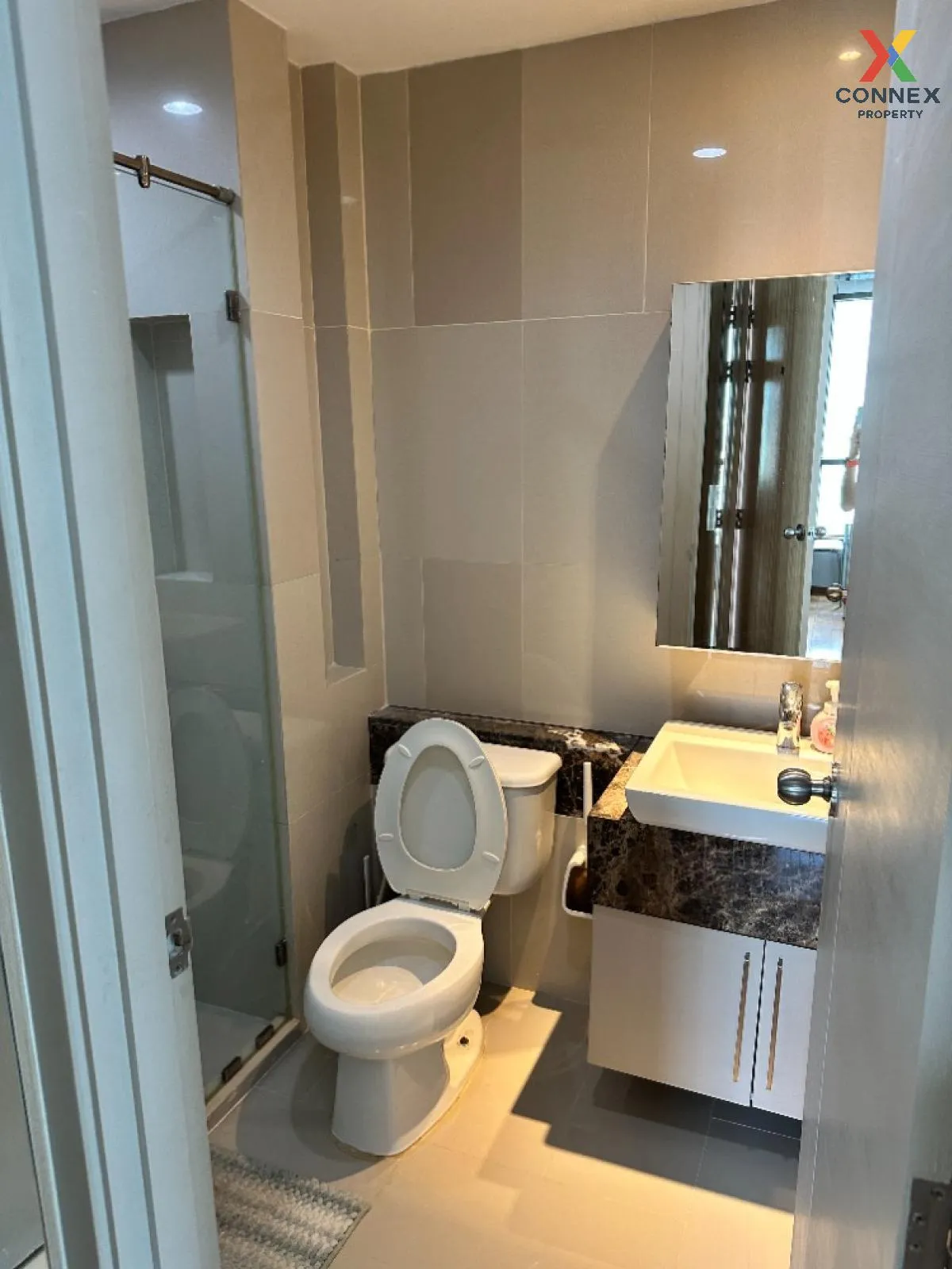 FOR SALE condo , Fuse Sathorn - Taksin , BTS-Wongwian Yai , Bang  FOR SALE condo , Fuse Sathorn - Taksin , BTS-Wongwian Yai , Bang