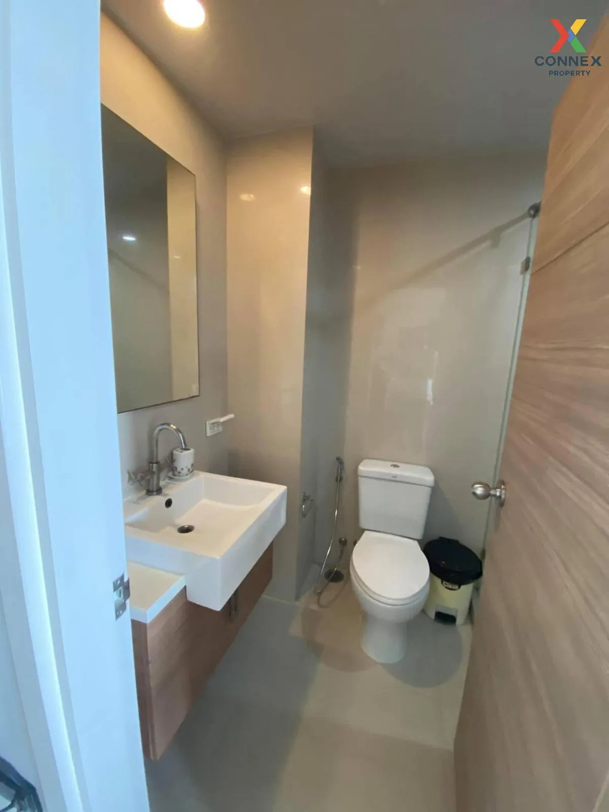 FOR RENT condo , Hive Taksin , BTS-Wongwian Yai , Khlong Ton Sai 