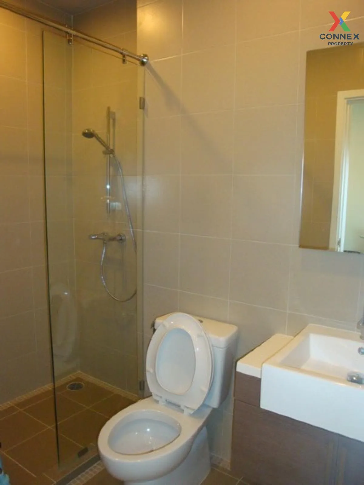 FOR RENT condo , Hive Sathorn , BTS-Krung Thon Buri , Khlong Ton 