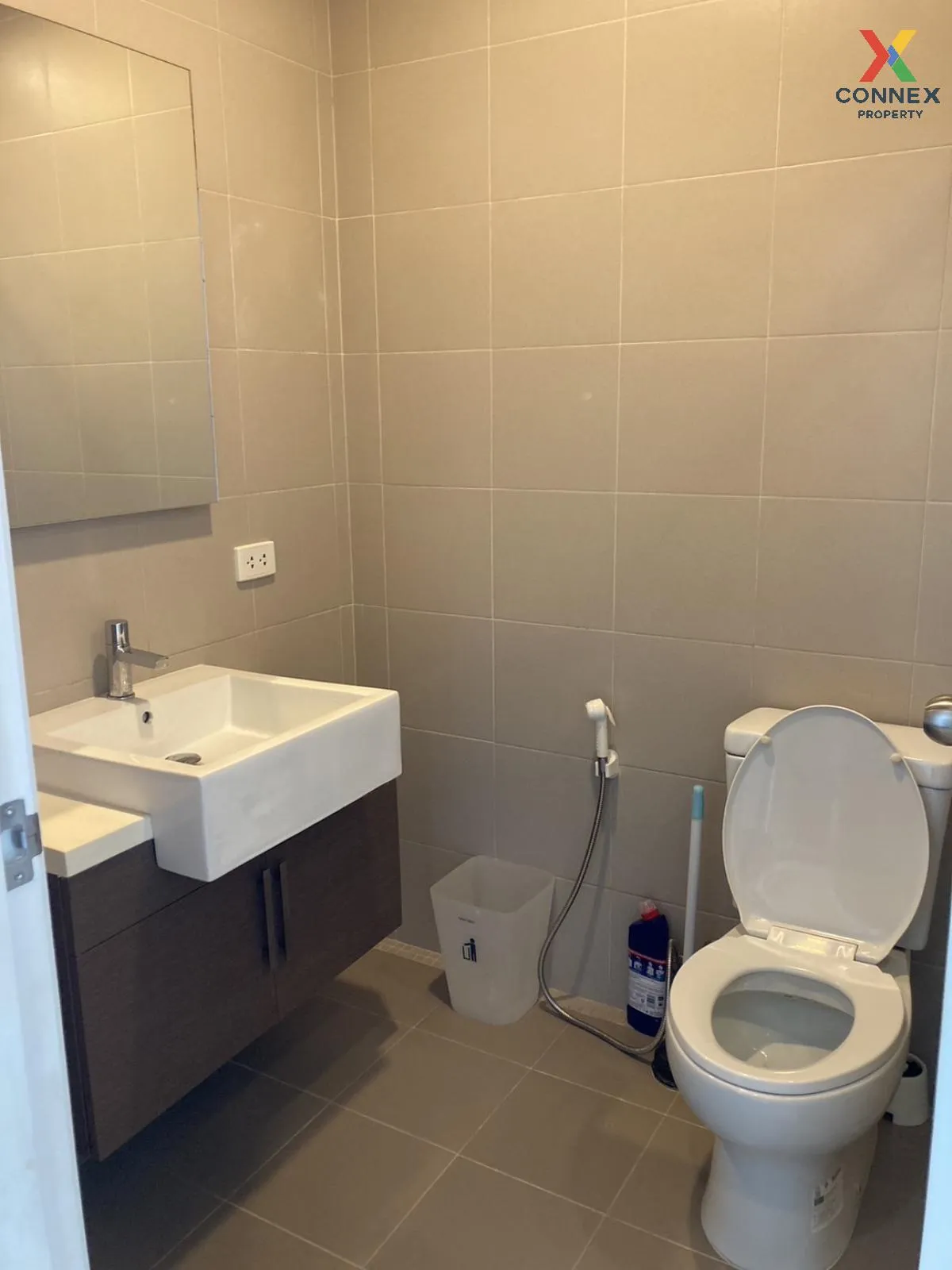 FOR RENT condo , Hive Sathorn , BTS-Krung Thon Buri , Khlong Ton 