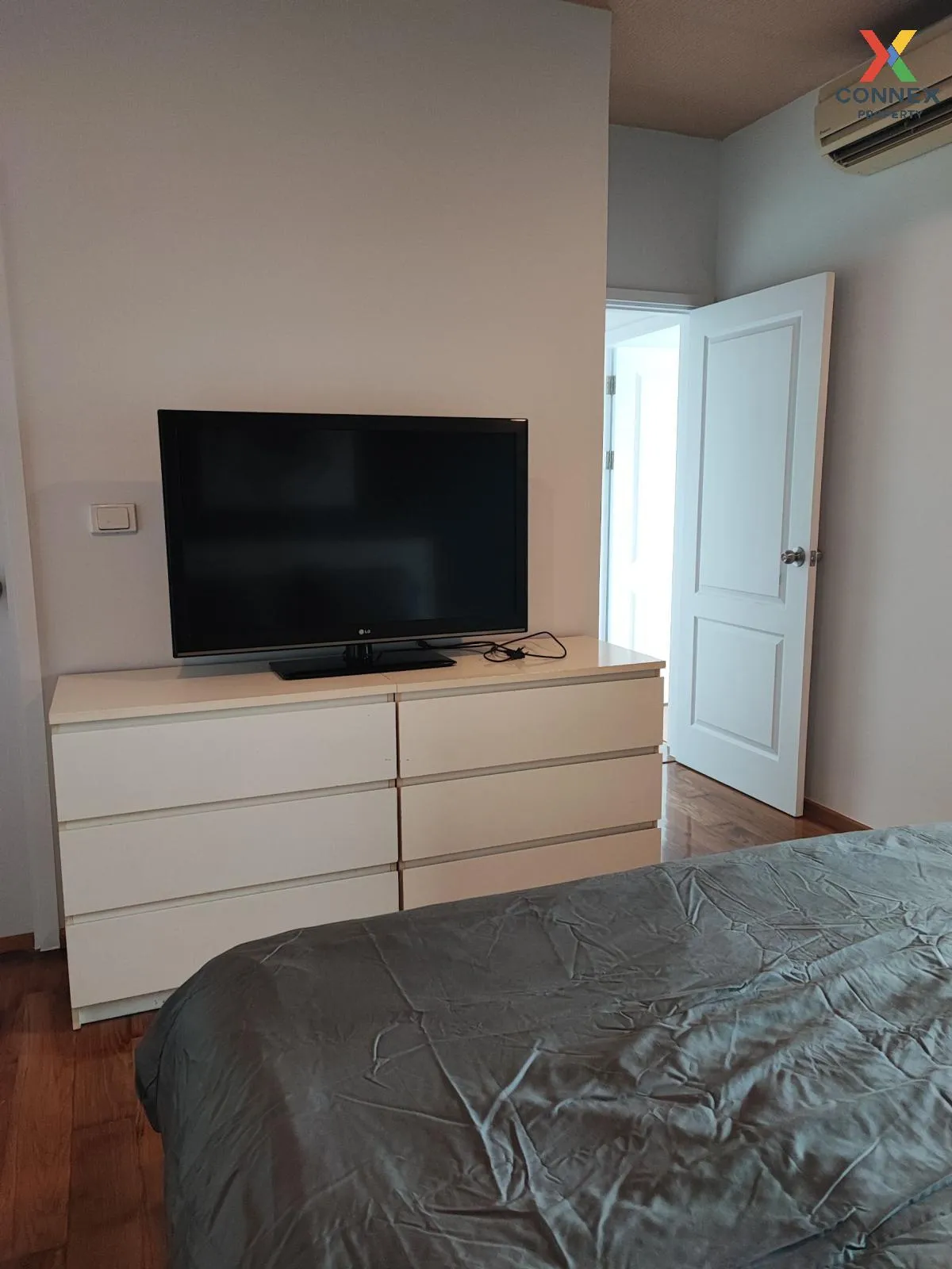 FOR RENT condo , Hive Sathorn , BTS-Krung Thon Buri , Khlong Ton  FOR RENT condo , Hive Sathorn , BTS-Krung Thon Buri , Khlong Ton