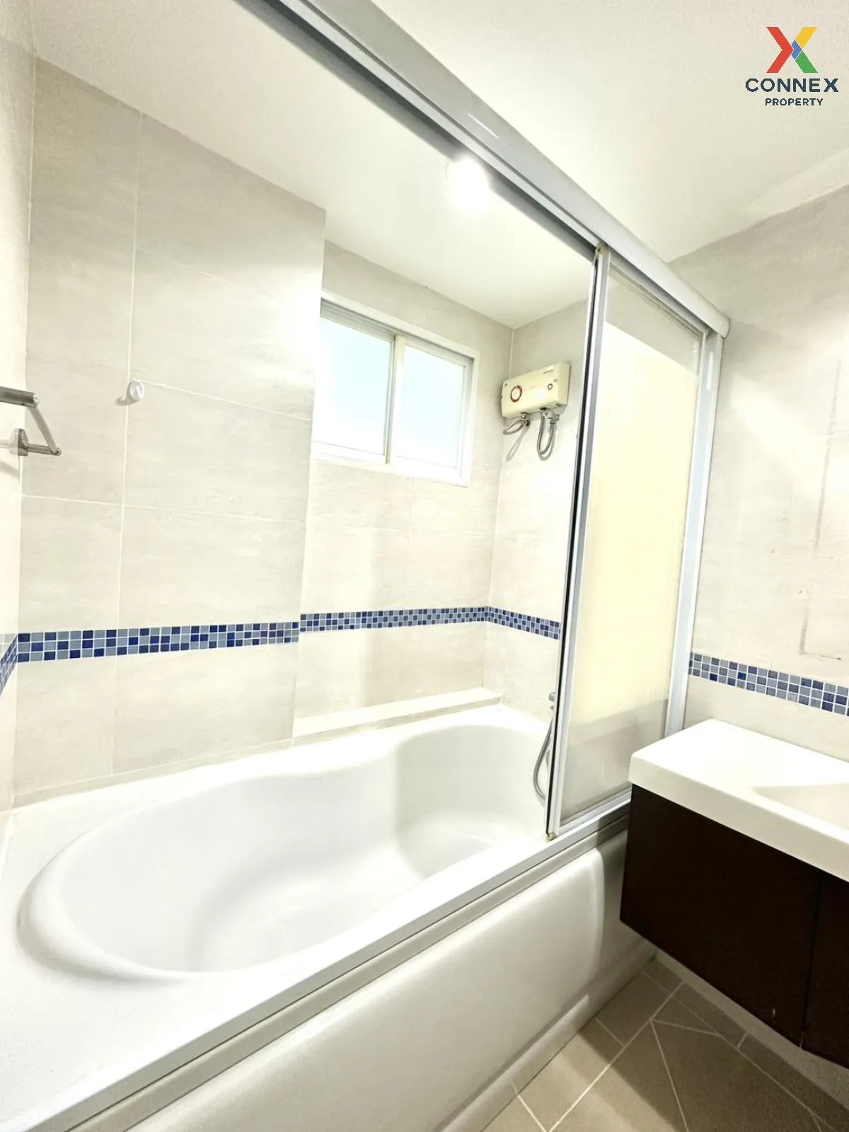 FOR RENT condo , Life @ Sathorn 10 , BTS-Chong Nonsi , Silom , Ba