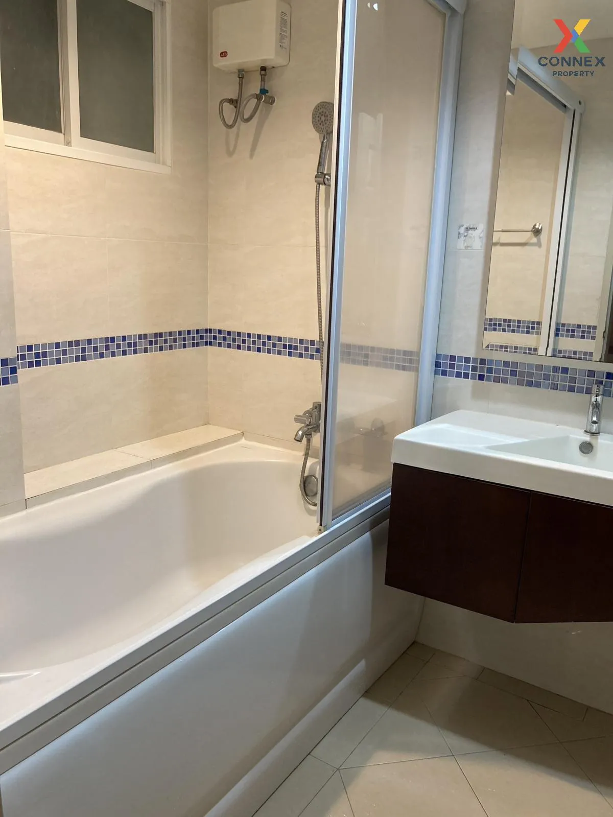 FOR RENT condo , Life @ Sathorn 10 , BTS-Chong Nonsi , Silom , Ba