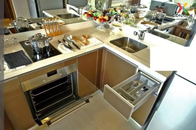 FOR RENT condo , Menam Residences , BTS-Saphan Taksin , Wat Phray