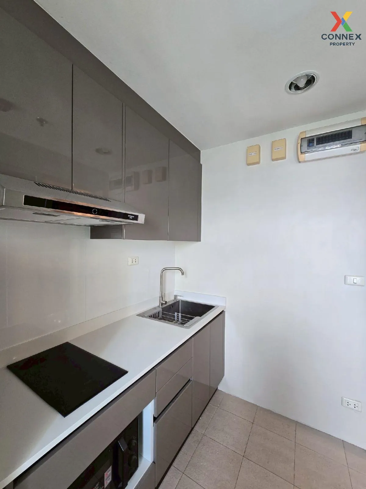 FOR RENT condo , Q House Sathorn , BTS-Krung Thon Buri , Khlong T