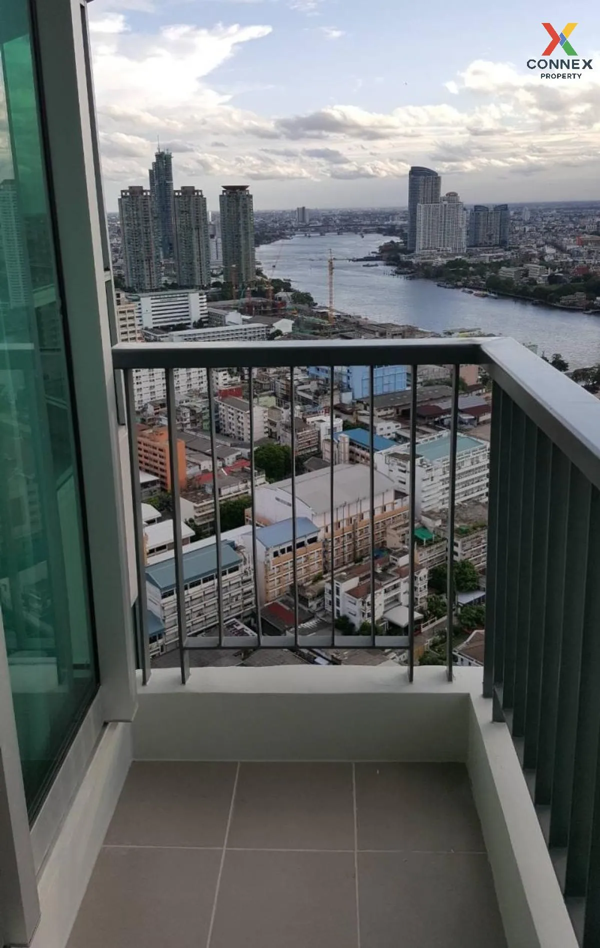 เช่าคอนโด  ริทึ่ม สาทร BTS-สะพานตากสิน ทุ่งมหาเมฆ เขต สาทร กรุงเท