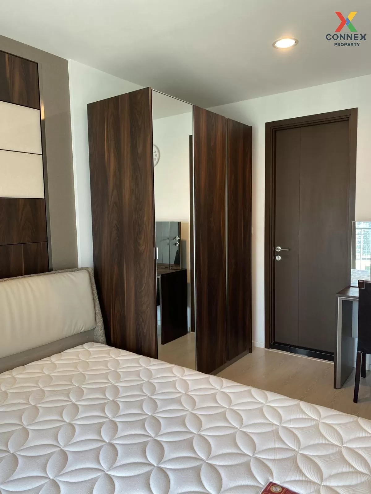 FOR RENT condo , RHYTHM Sathorn-Narathiwas , BTS-Chong Nonsi , Th